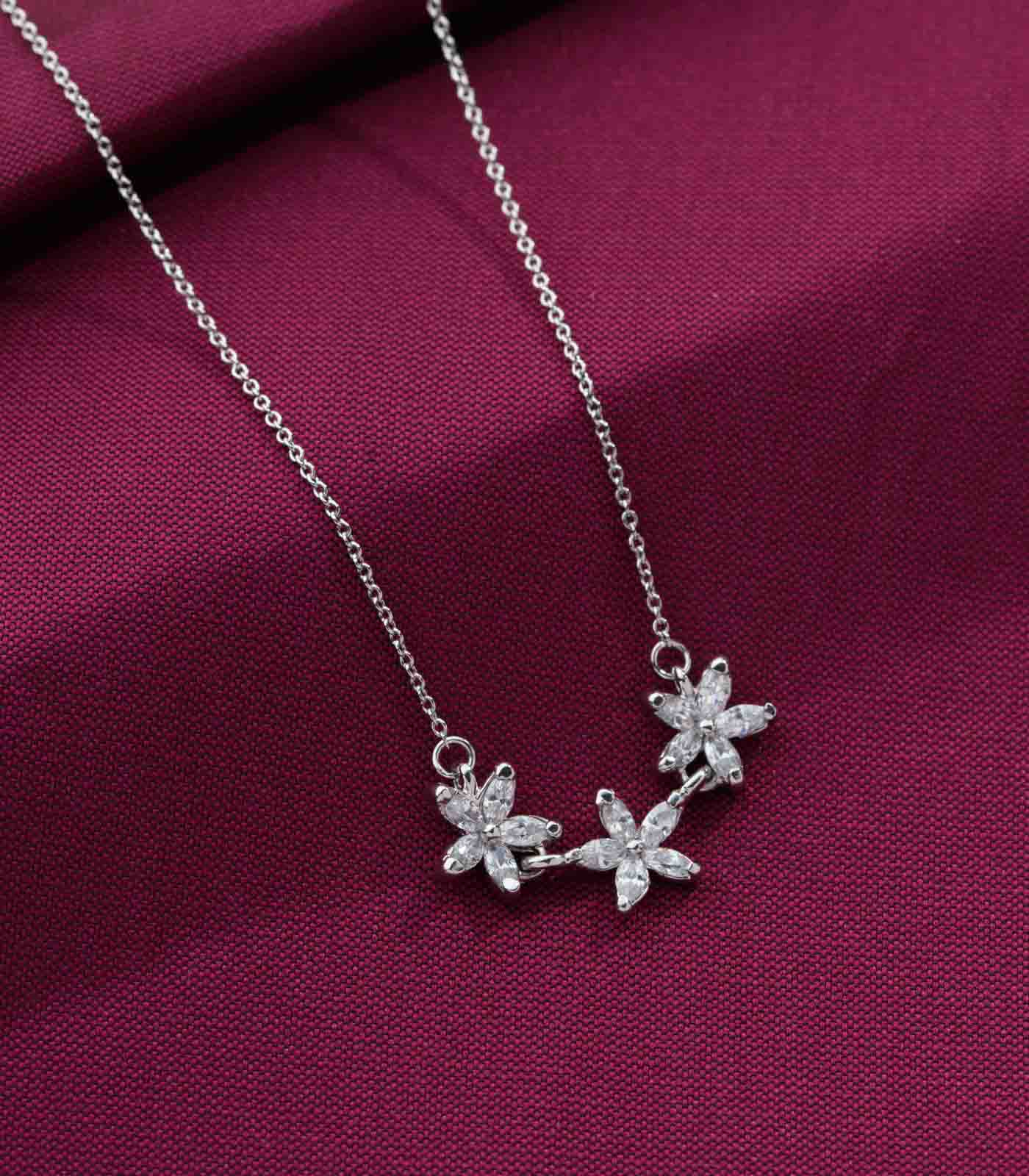 Trio-Flora Necklace (Brass)