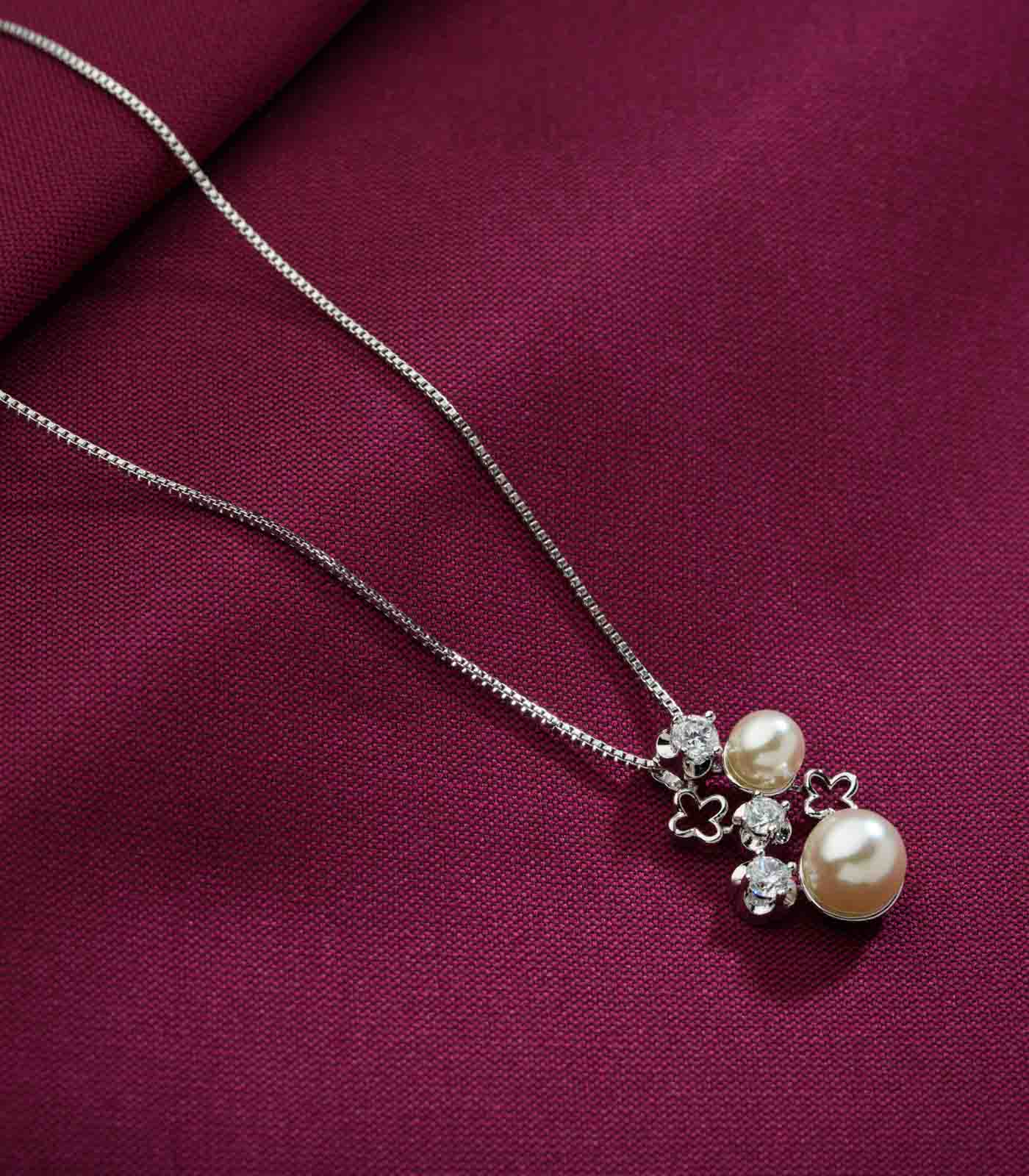 Dispersed Pearls Necklace (Brass)