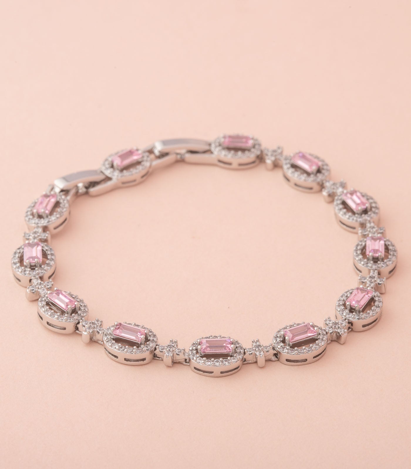 Chic Links Bracelet (Brass)