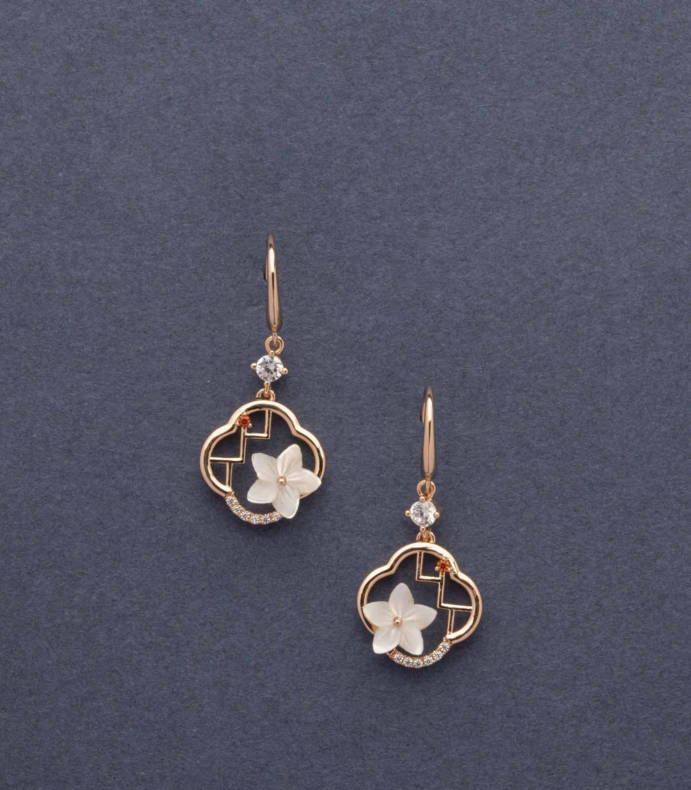 Dreamy Daisy Earrings (Brass)