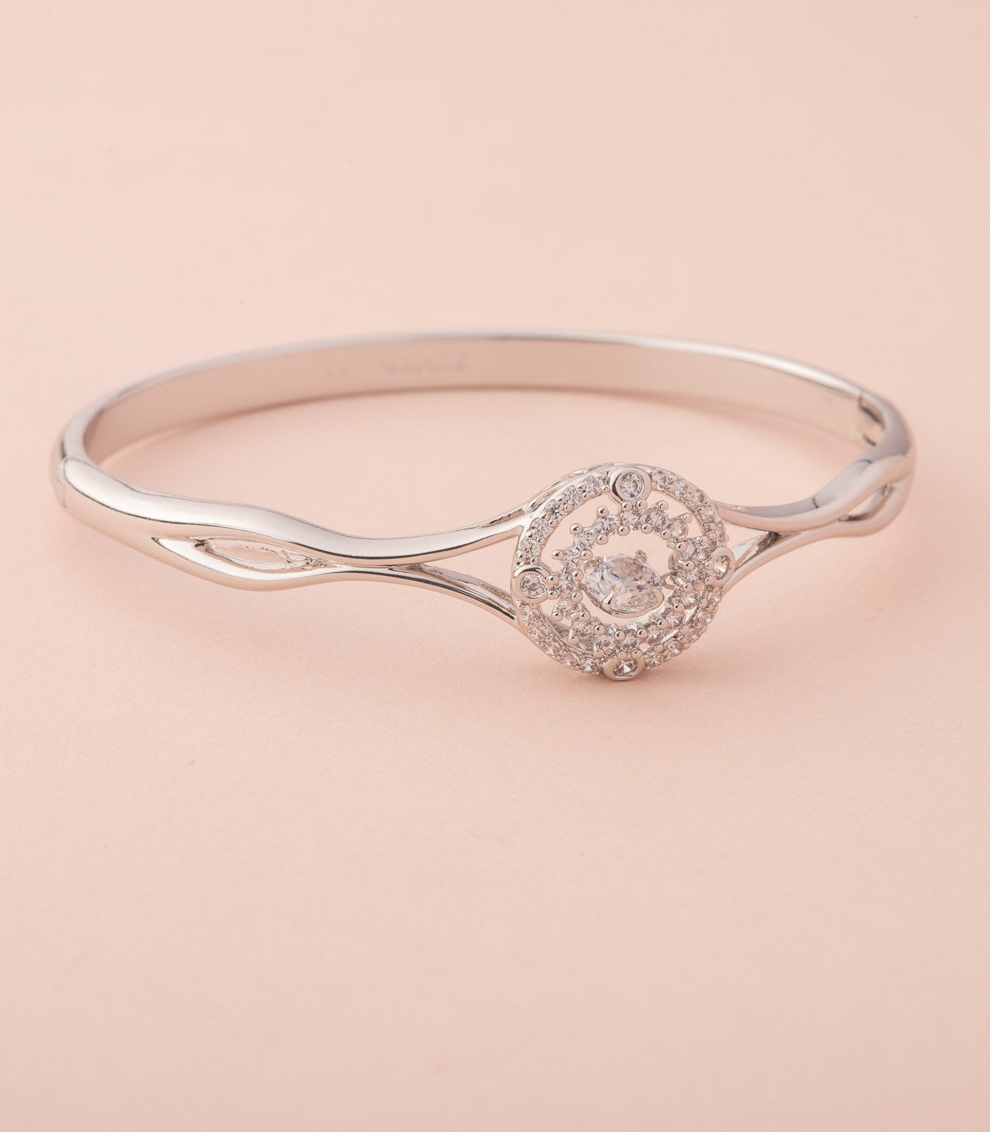 Enchanting Diva Bracelet (Brass)