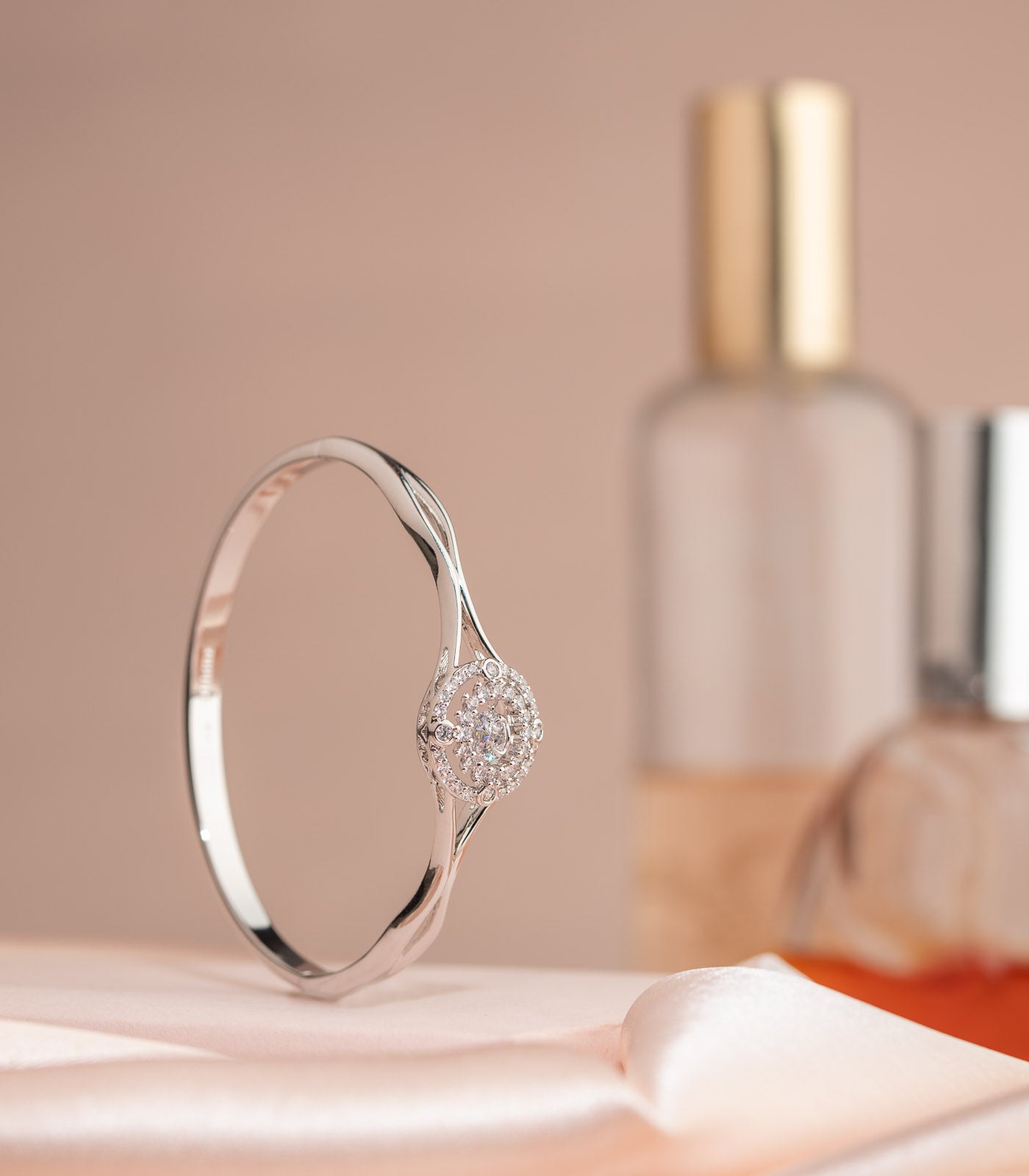 Enchanting Diva Bracelet (Brass)