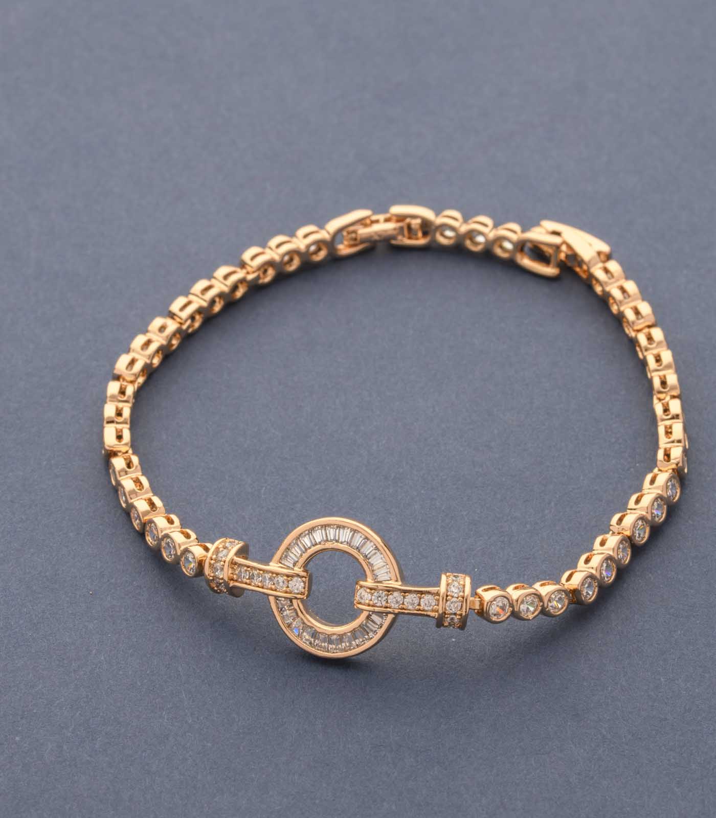Exquisite Golden Circle Bracelet (Brass)