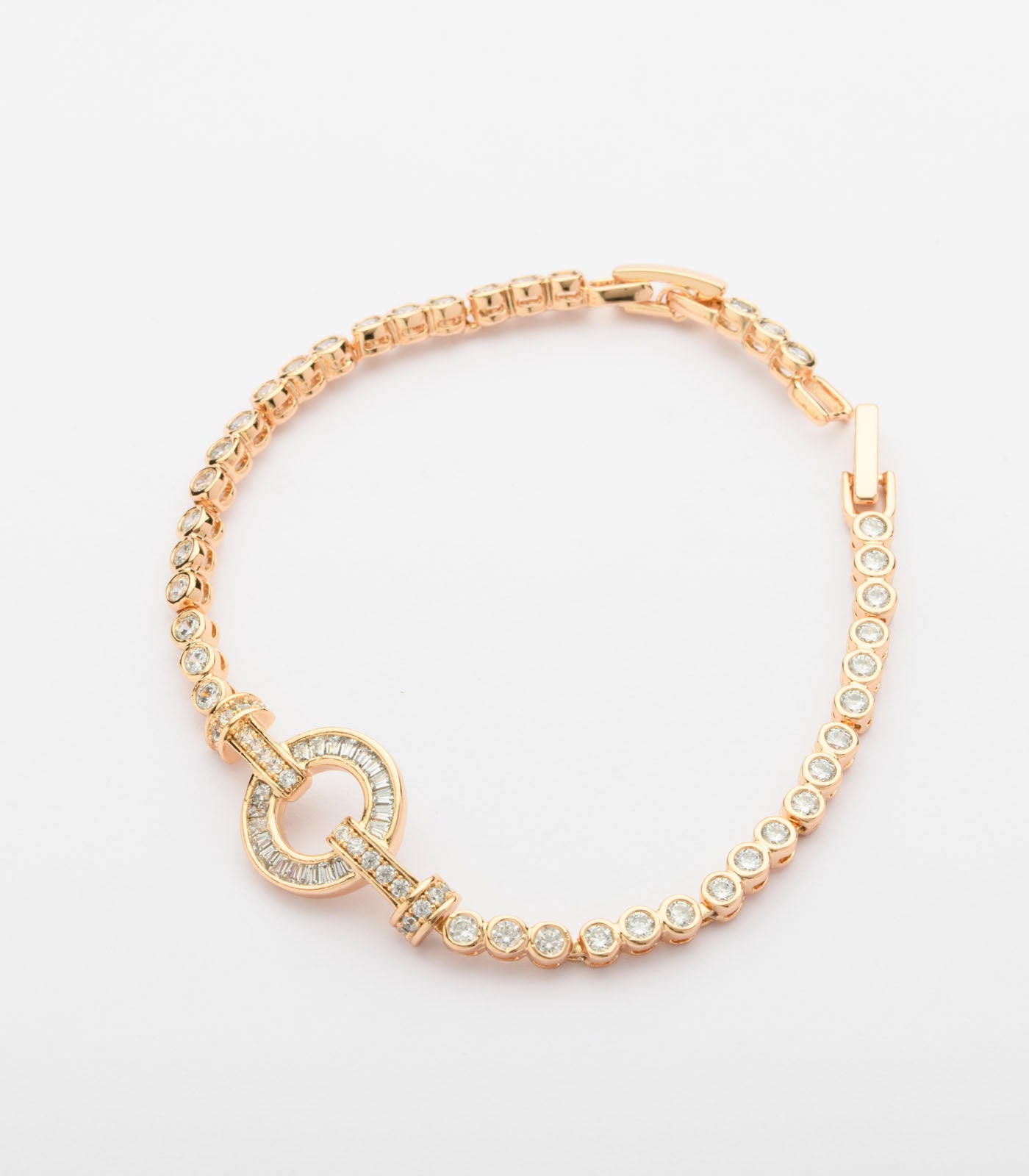 Exquisite Golden Circle Bracelet (Brass)