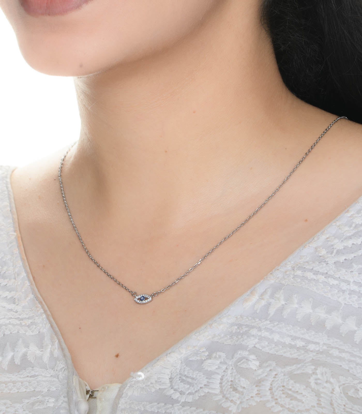 An Evil Eye Necklace (Silver)