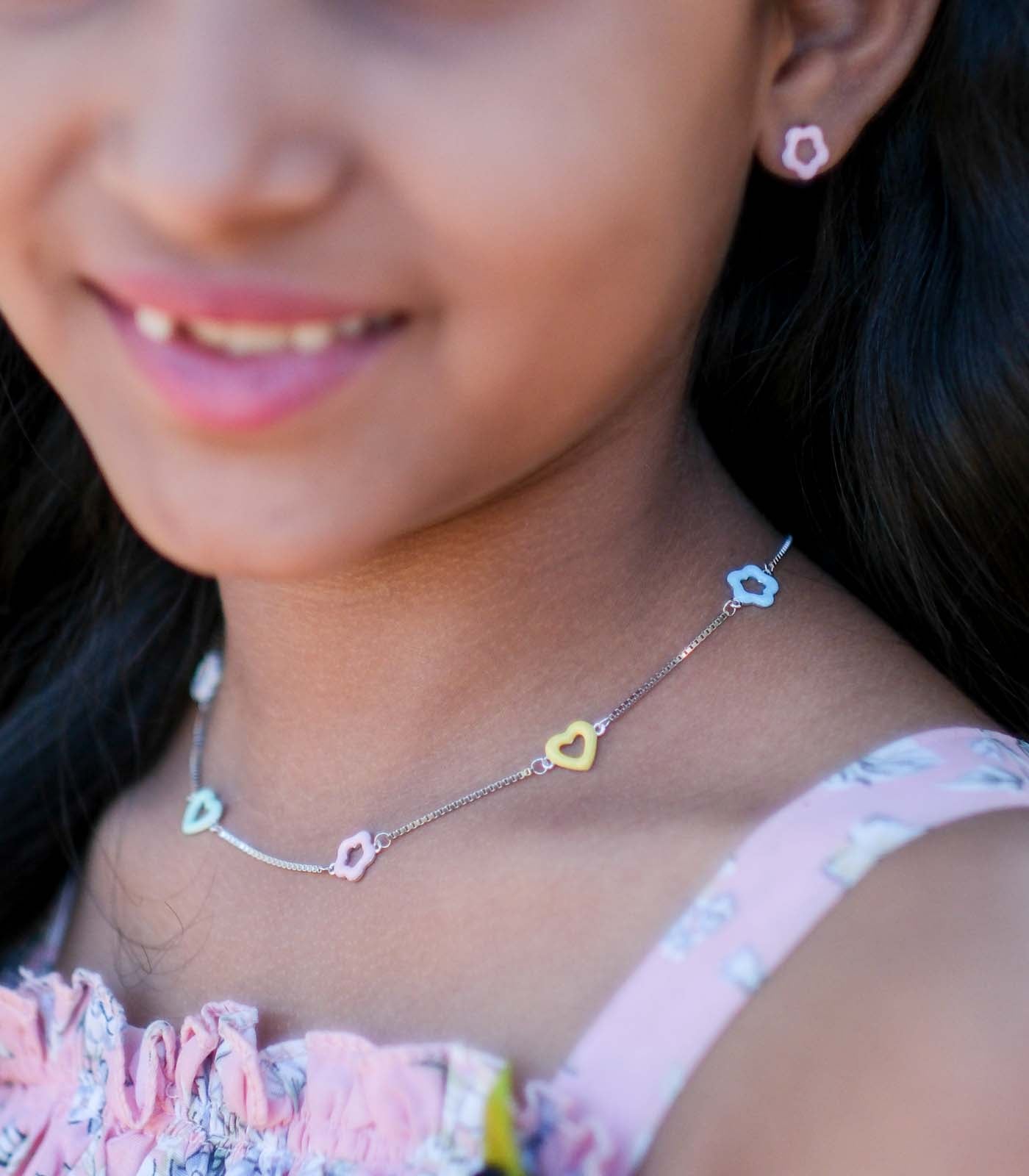 Pestal Flower Necklace (Silver)