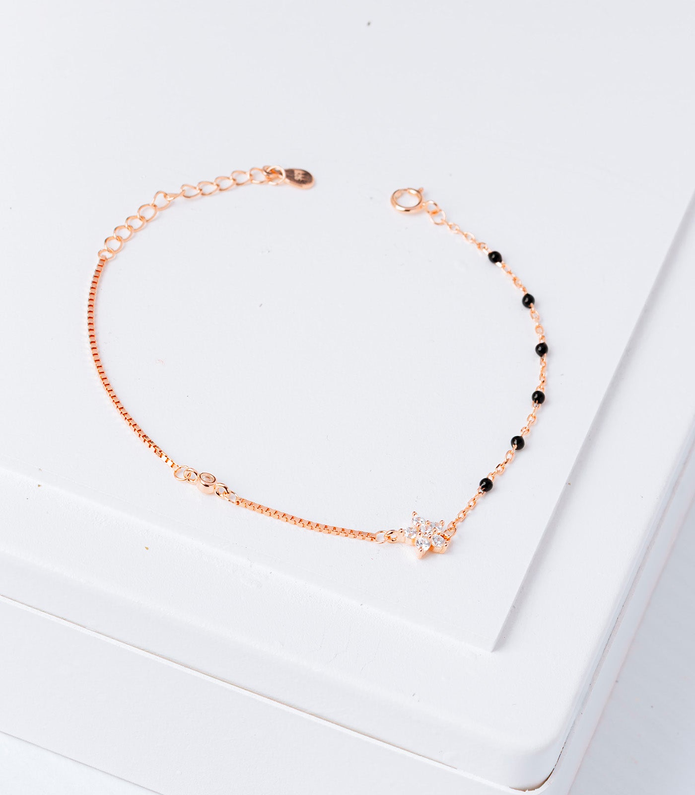Glowing Crystal Motifs Bracelet (Silver)