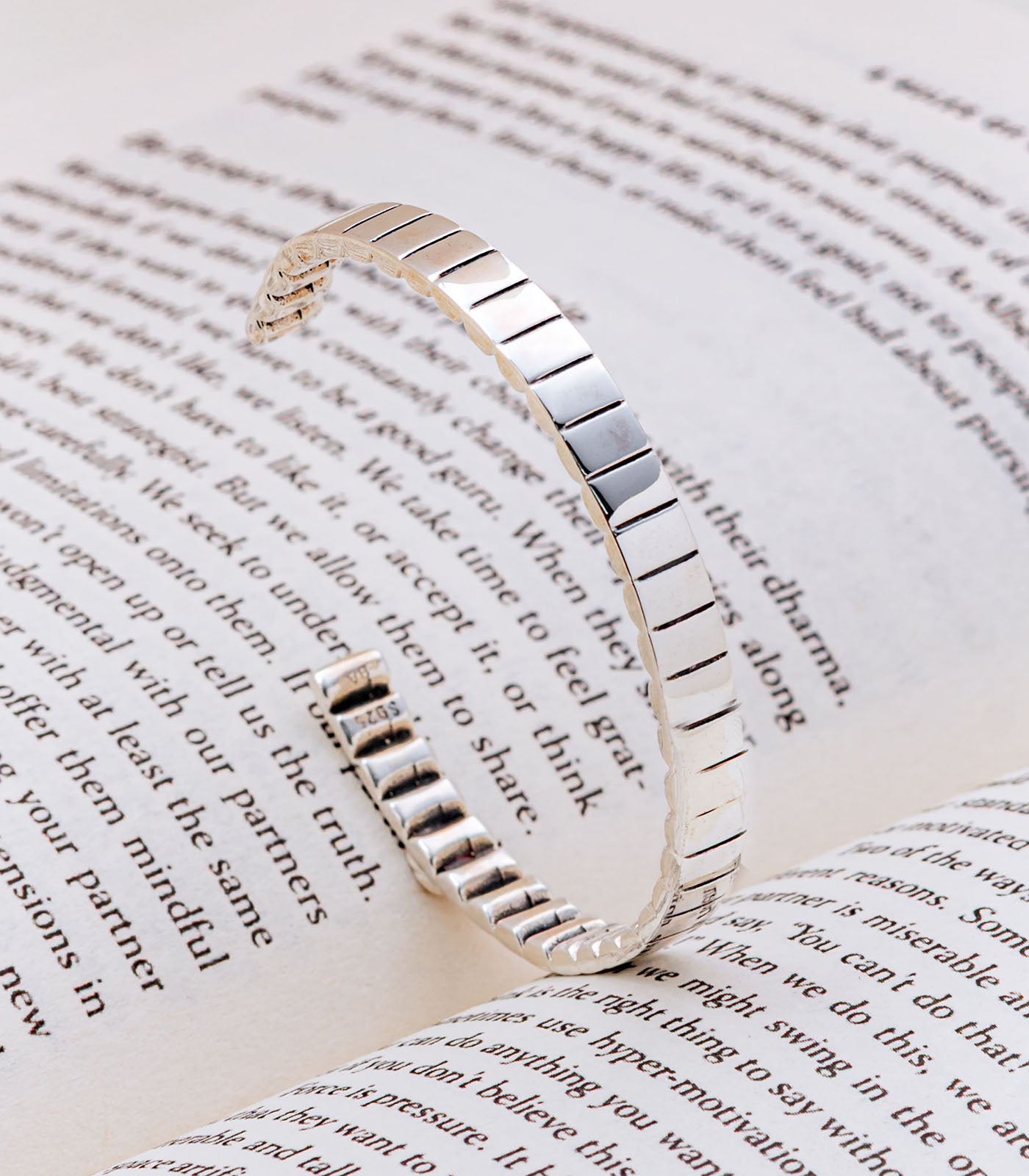 Linked Texture Kada Bracelet (Silver)