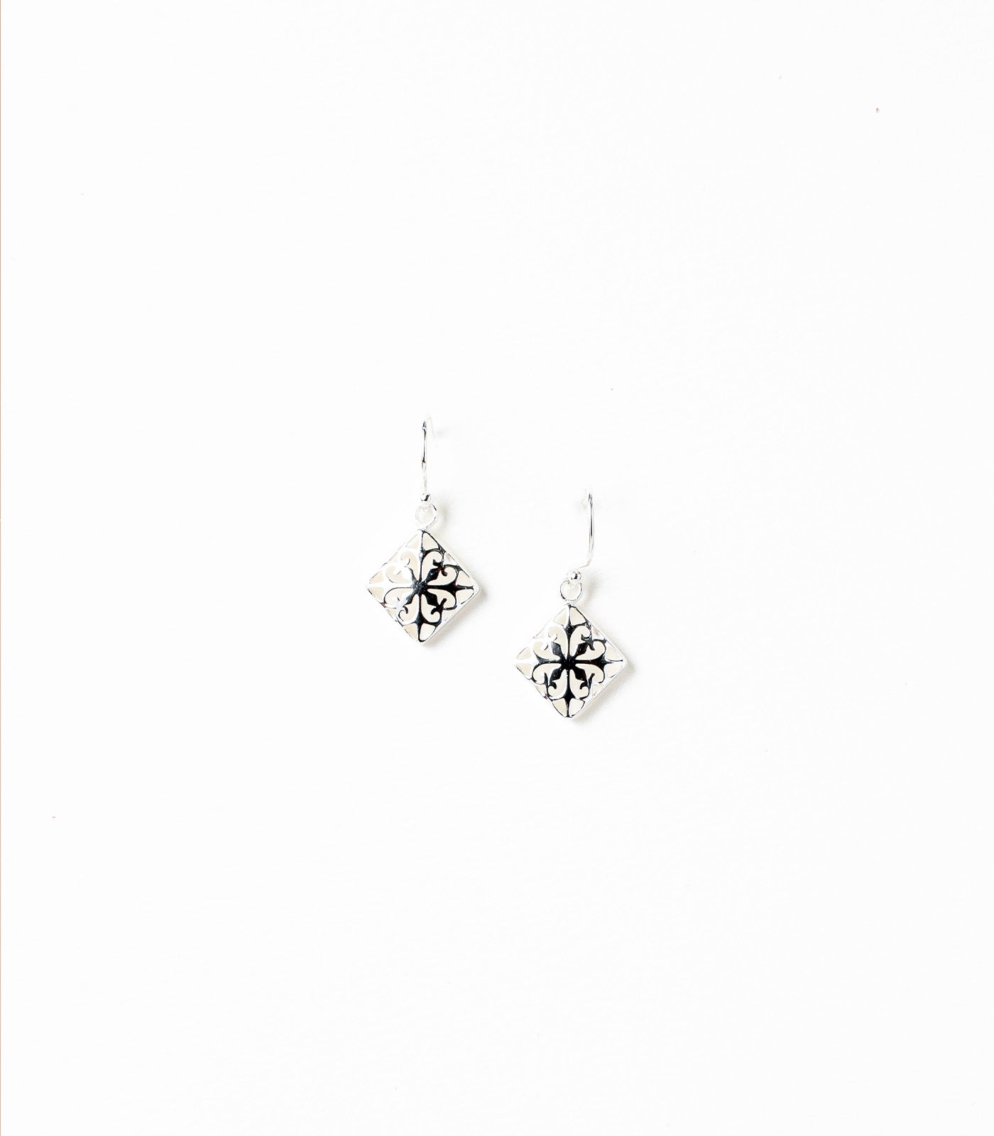 Floral Diamond Shaped Earrings (Silver)