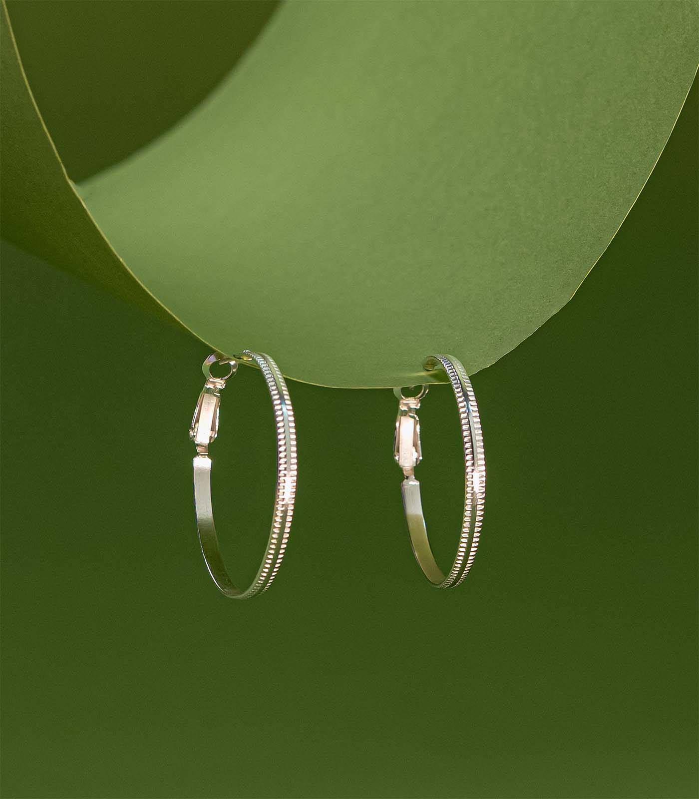 Classic Flat Trails Hoops Earrings (Silver)