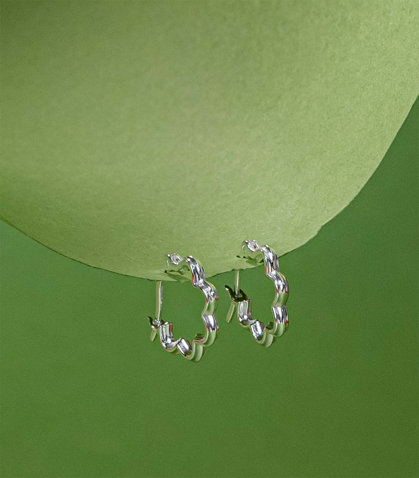 Dangling Flower Hoops Earrings (Silver)