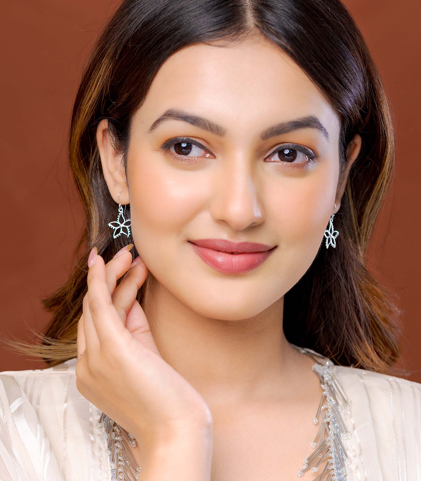 Classic Star Outlined Earrings (Silver)