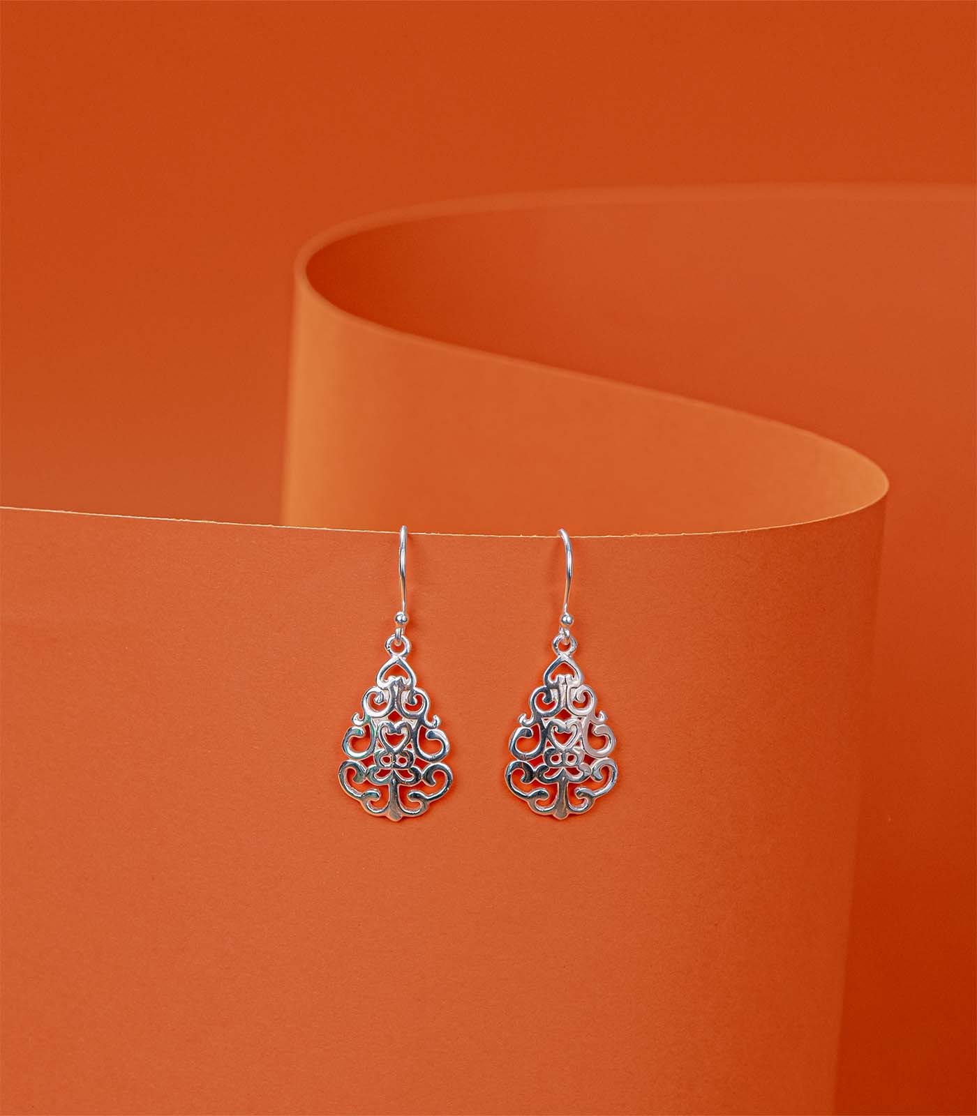 Dangling Mystic Swirls Earrings (Silver)
