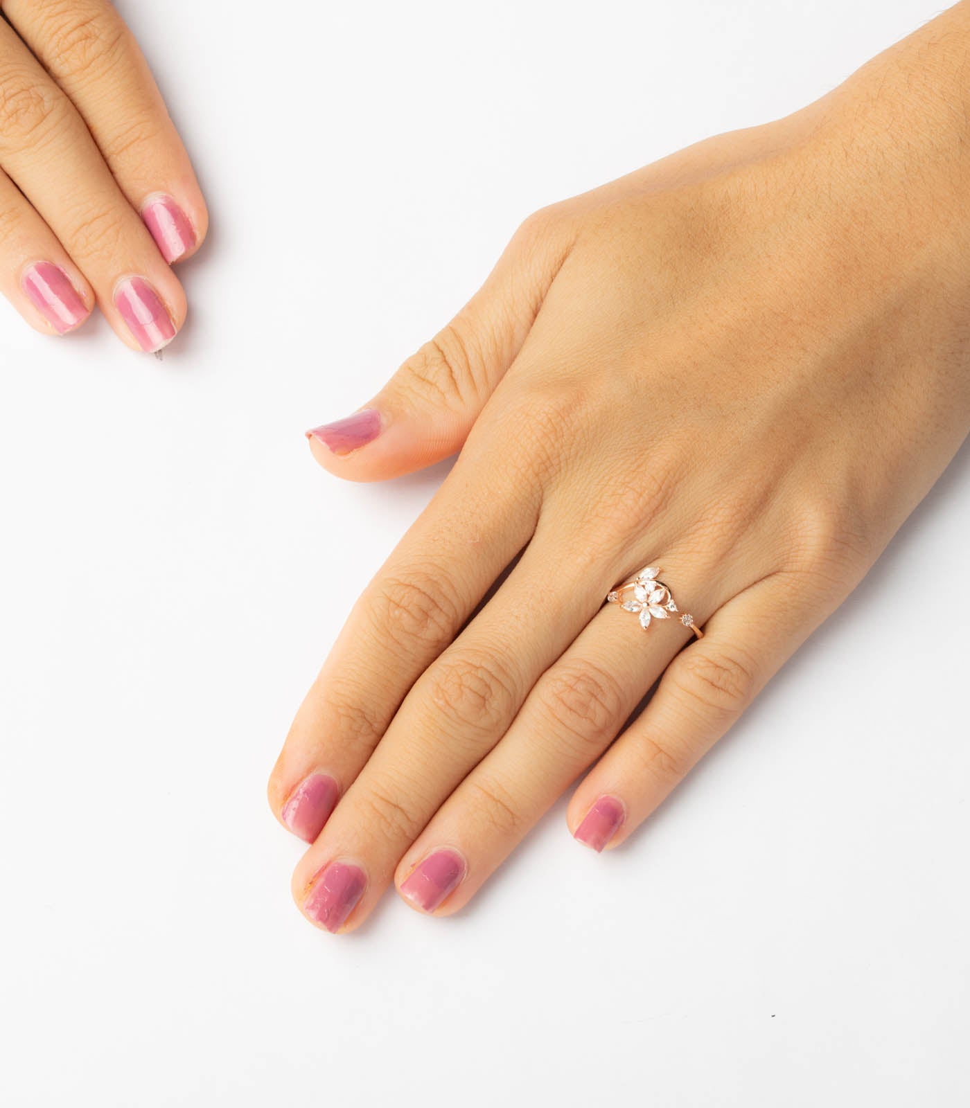 Rosy Flower Adjustable Finger Ring (Silver)