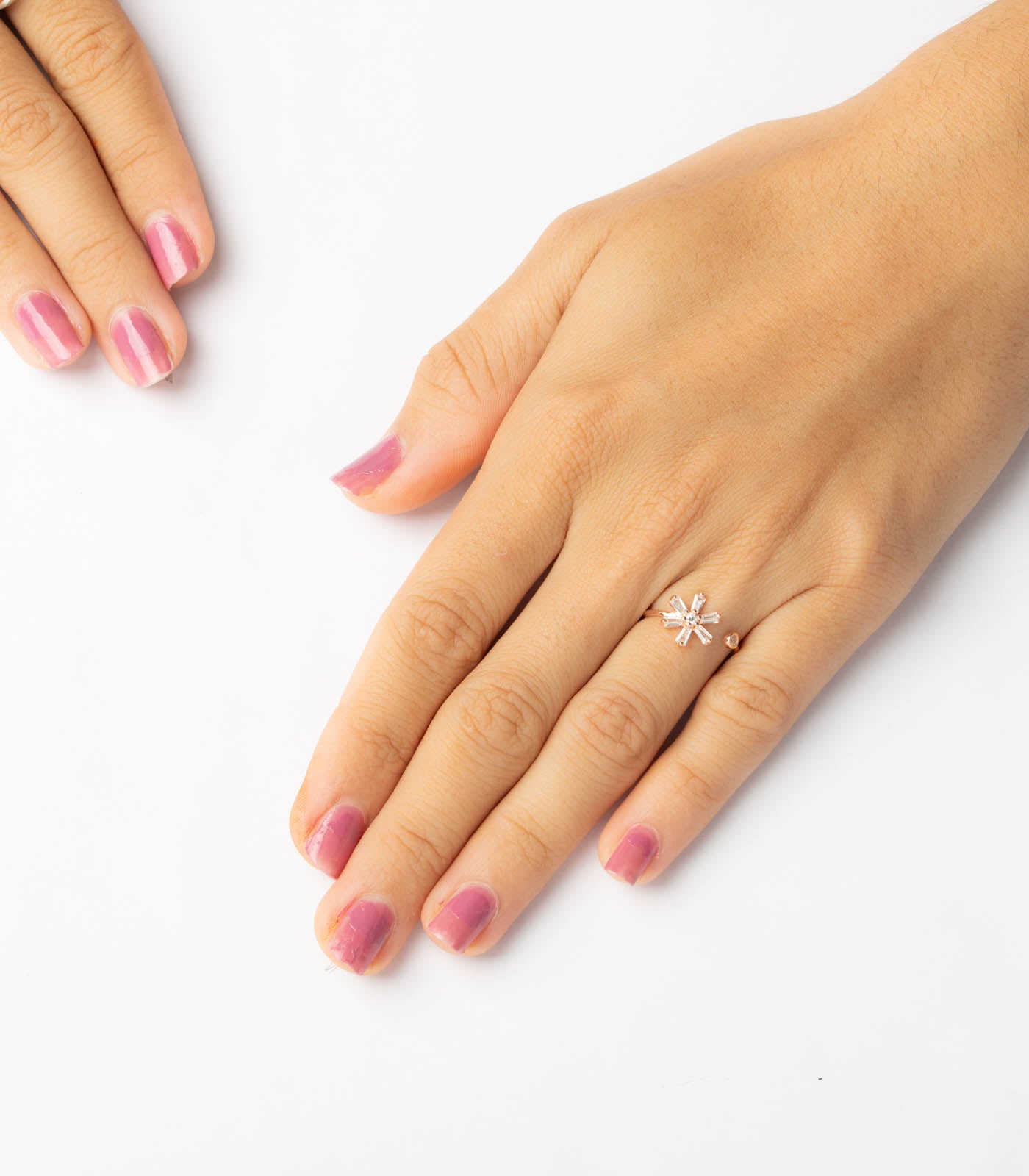 Rosy Flower Adjustable Finger Ring (Silver)