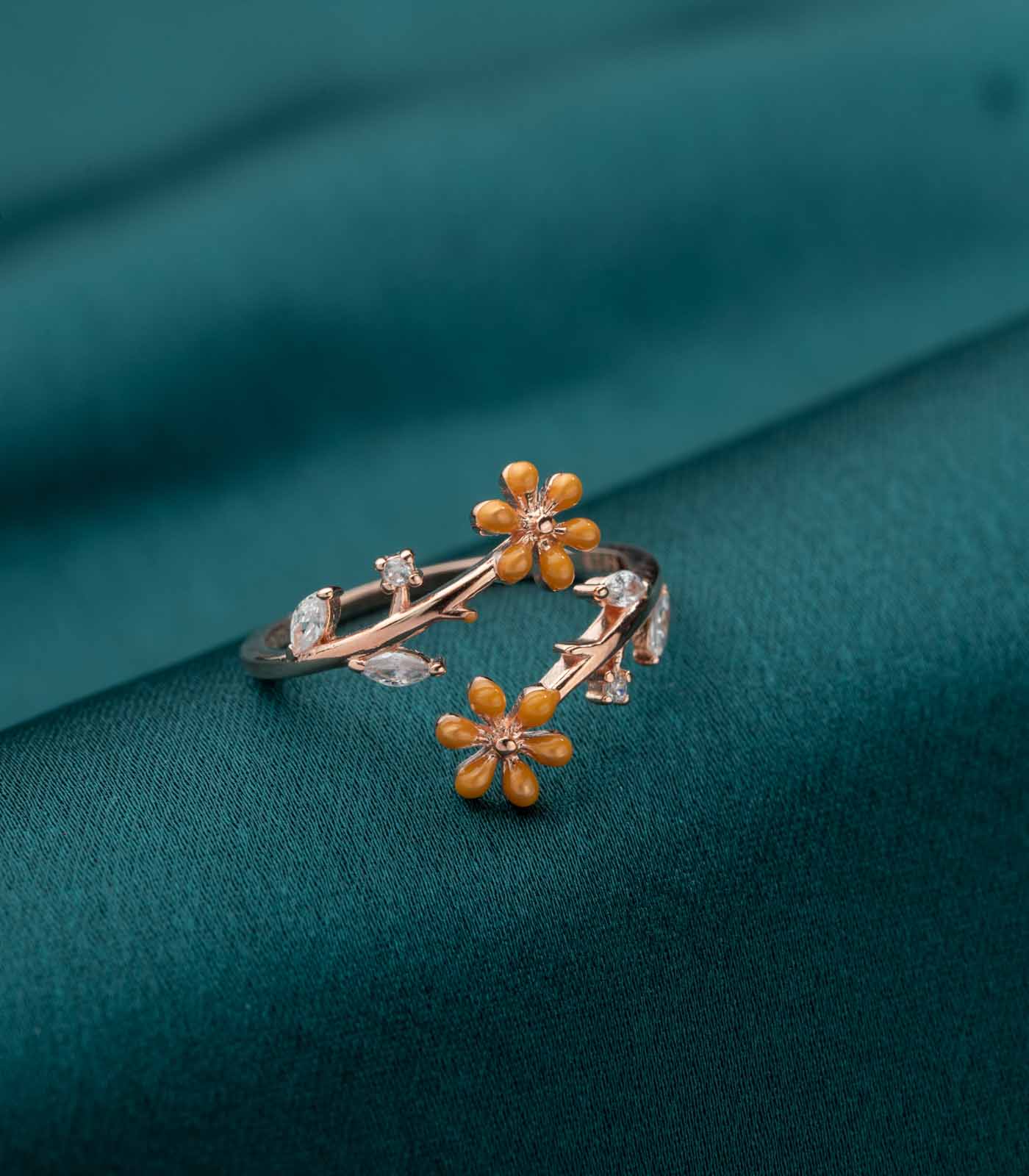 Rosy Flower Adjustable Finger Ring (Silver)