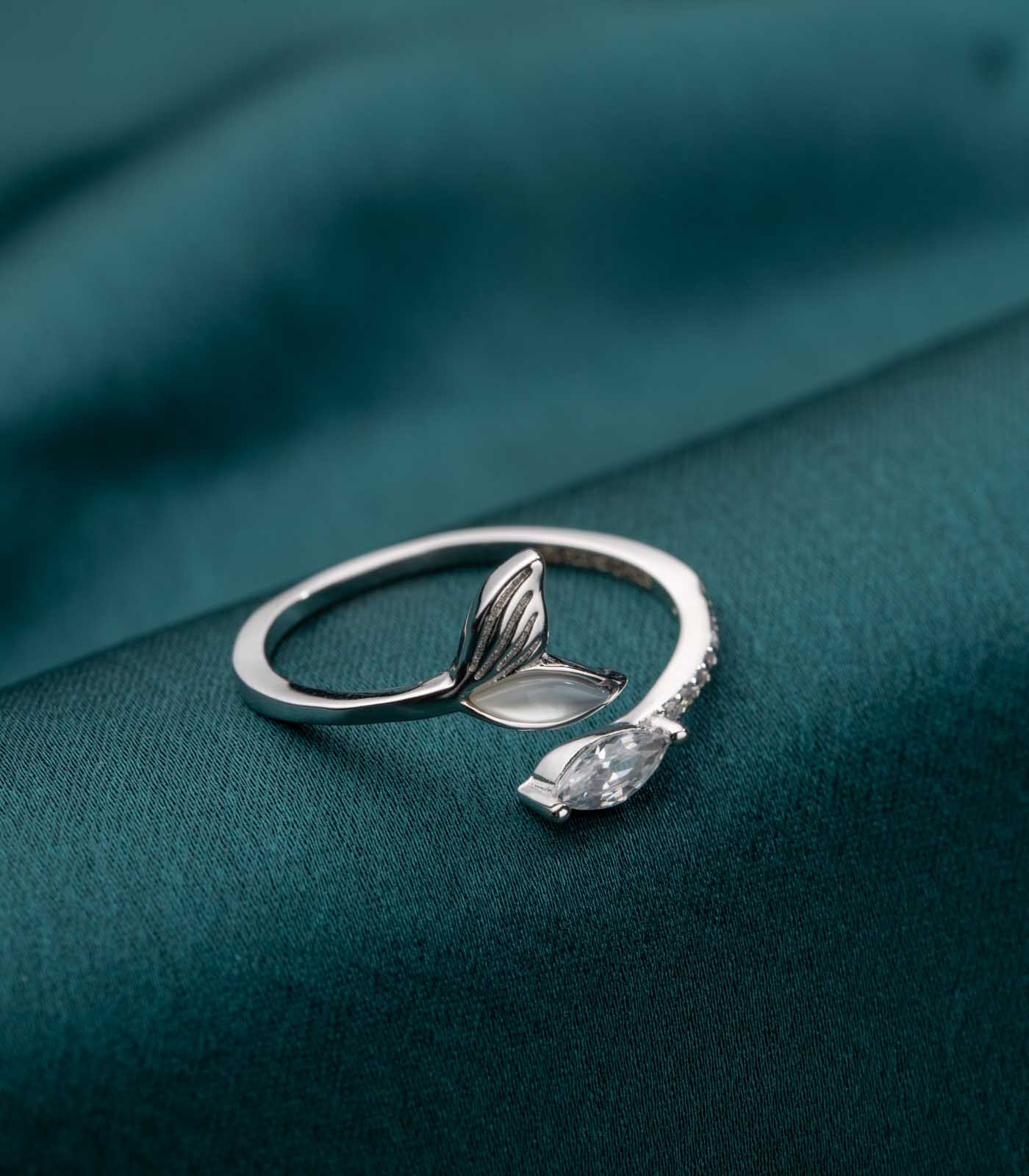 Fishtail Luxe Adjustable Finger Ring (Silver)