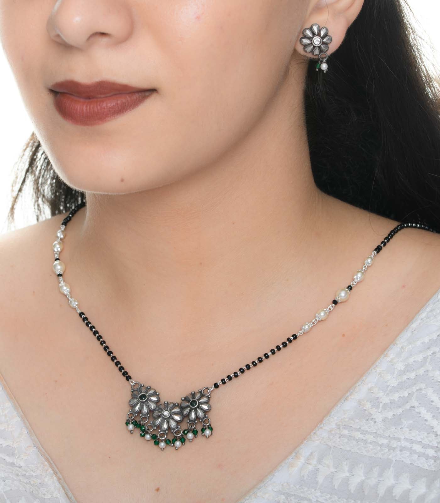 Green Stone Floral Antique Mangalsutra Set (Silver)