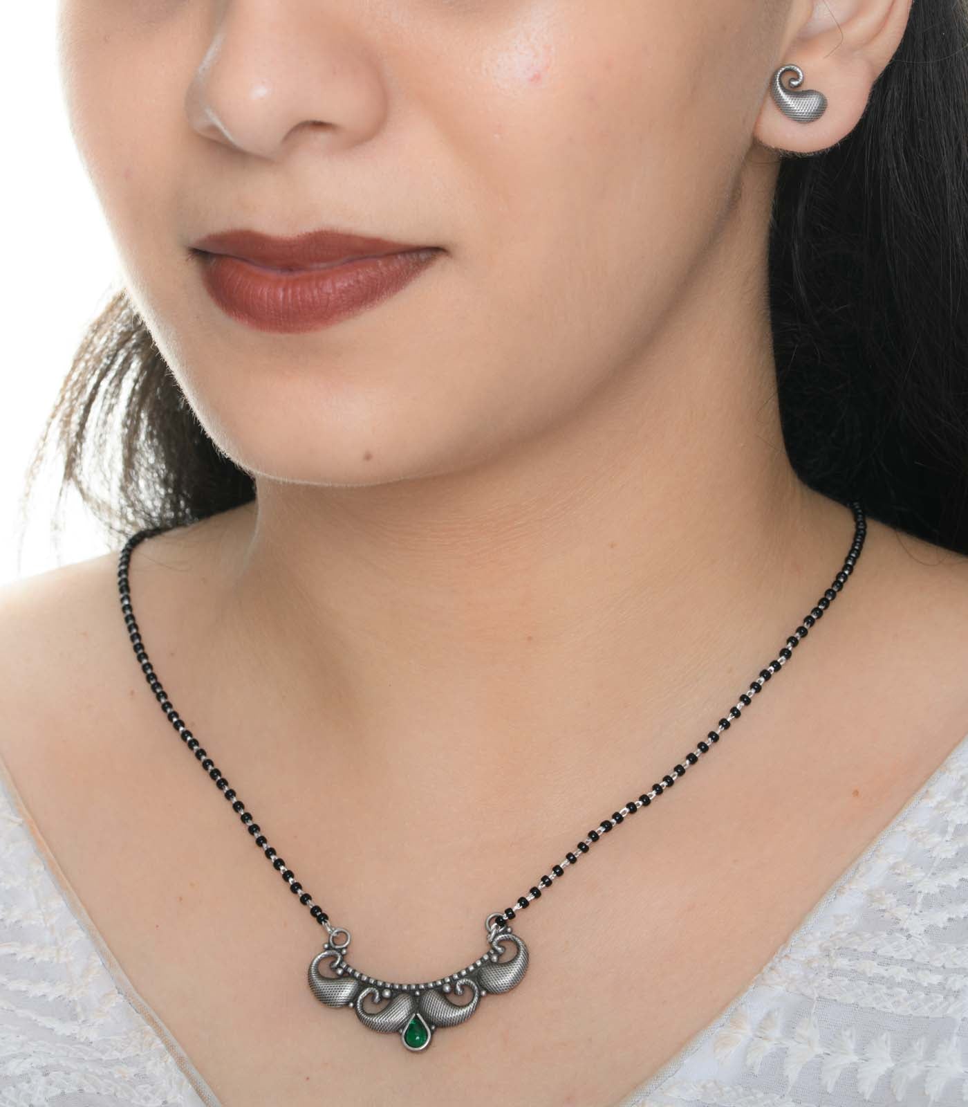 Green Stone Swirl Antique Mangalsutra Set (Silver)