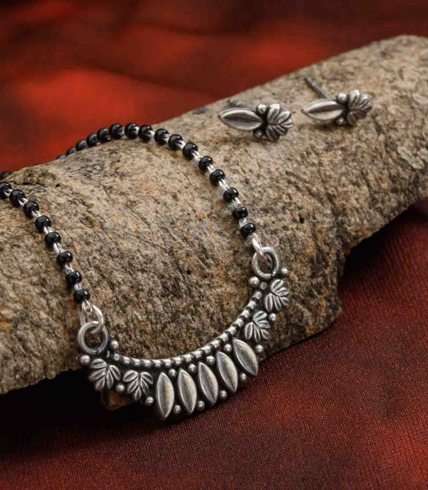Leafy Stream Antique Mangalsutra Set (Silver)
