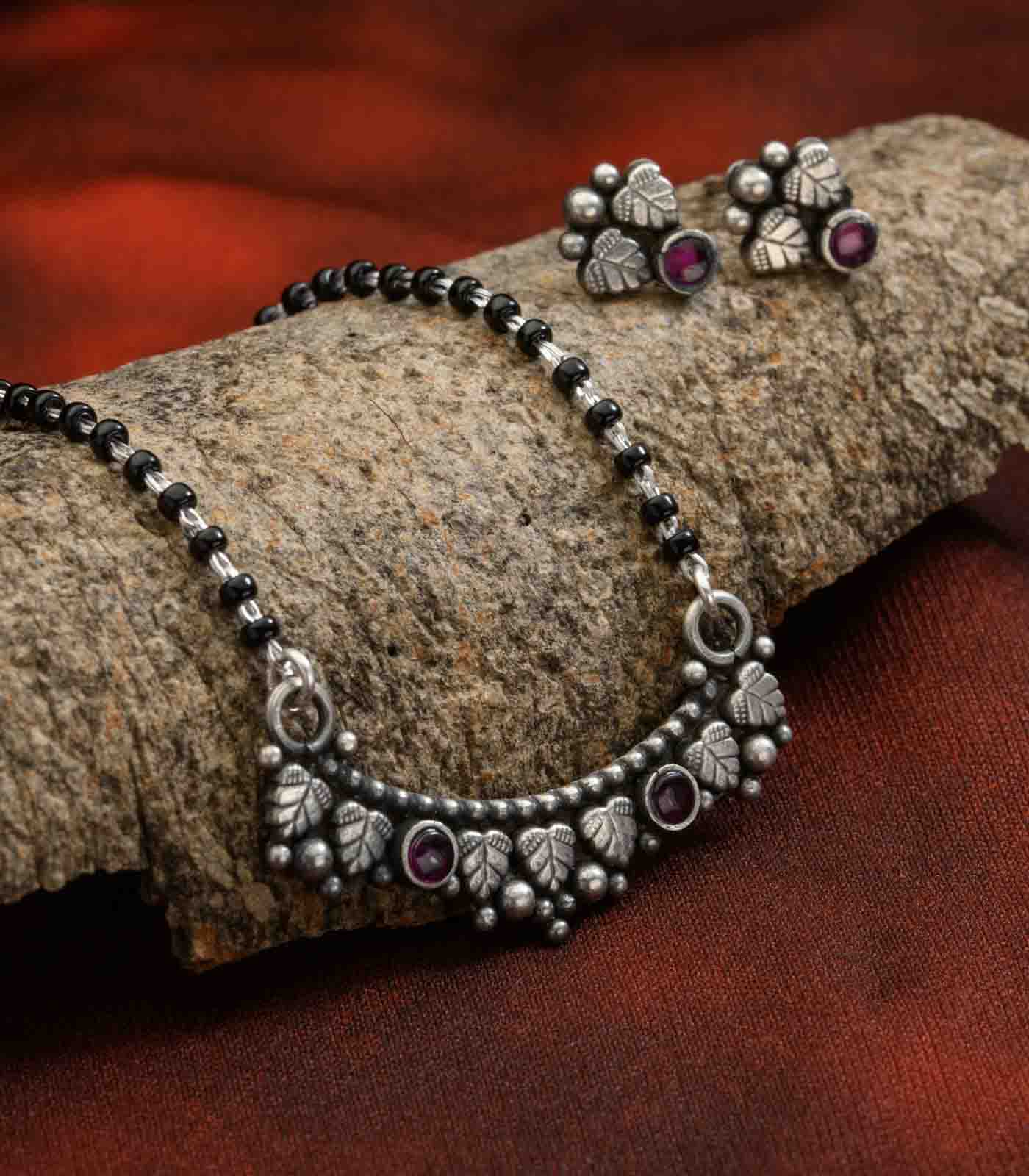 Voilet Stone Leaf Motif Antique Mangalsutra Set (Silver)