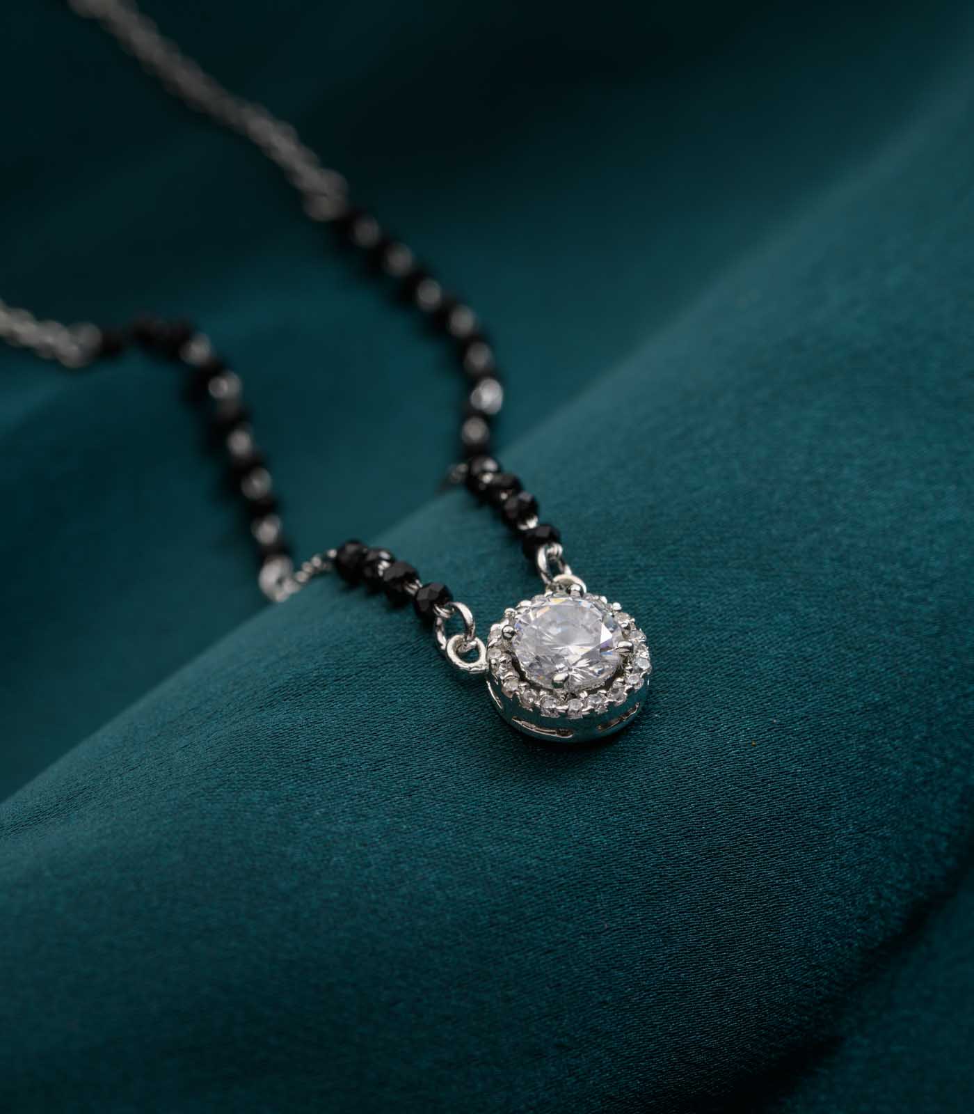 Kiara Advani Inspired modern Mangalsutra (Silver)