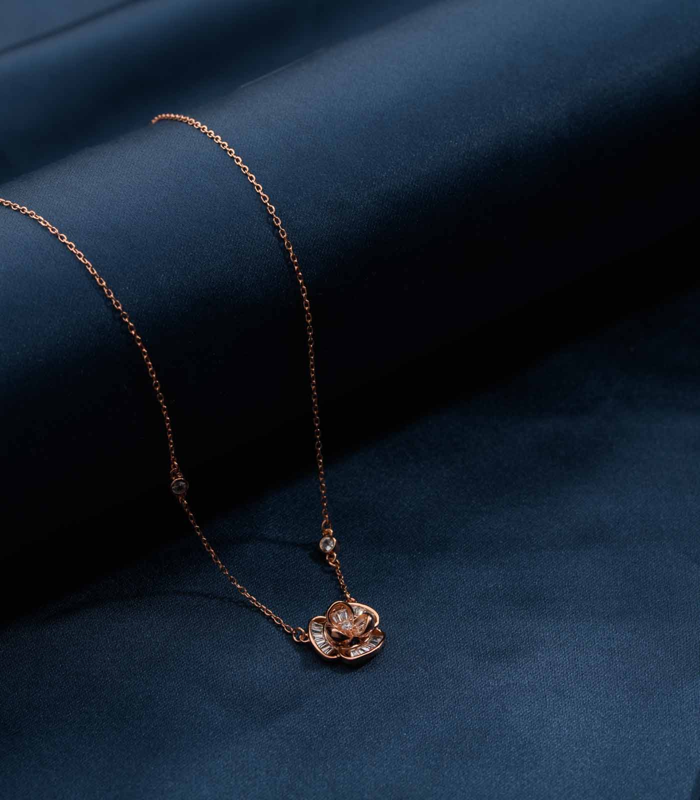 Double Rosette Necklace (Silver)