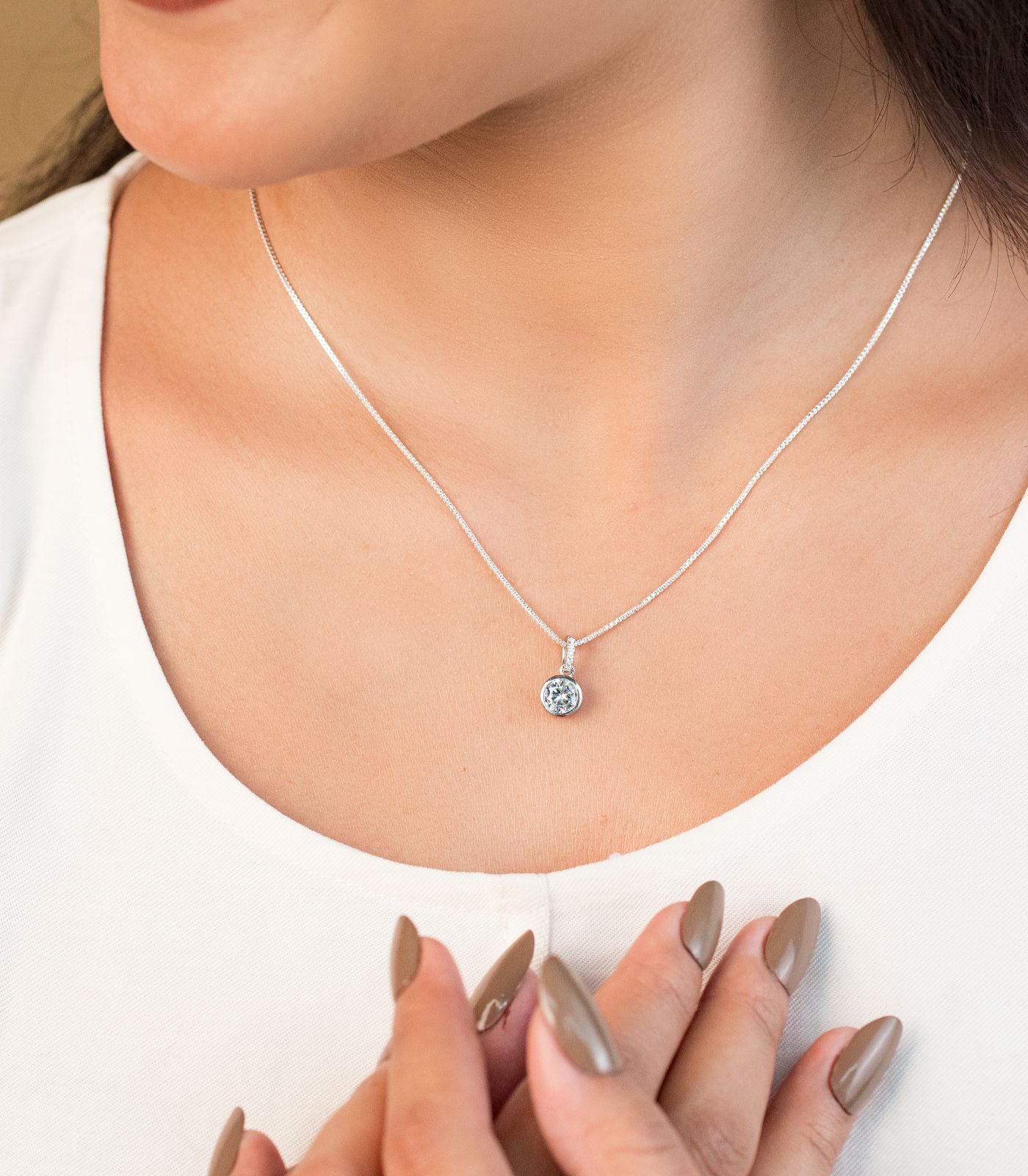 Shiny Crystal Core Necklace (Silver)