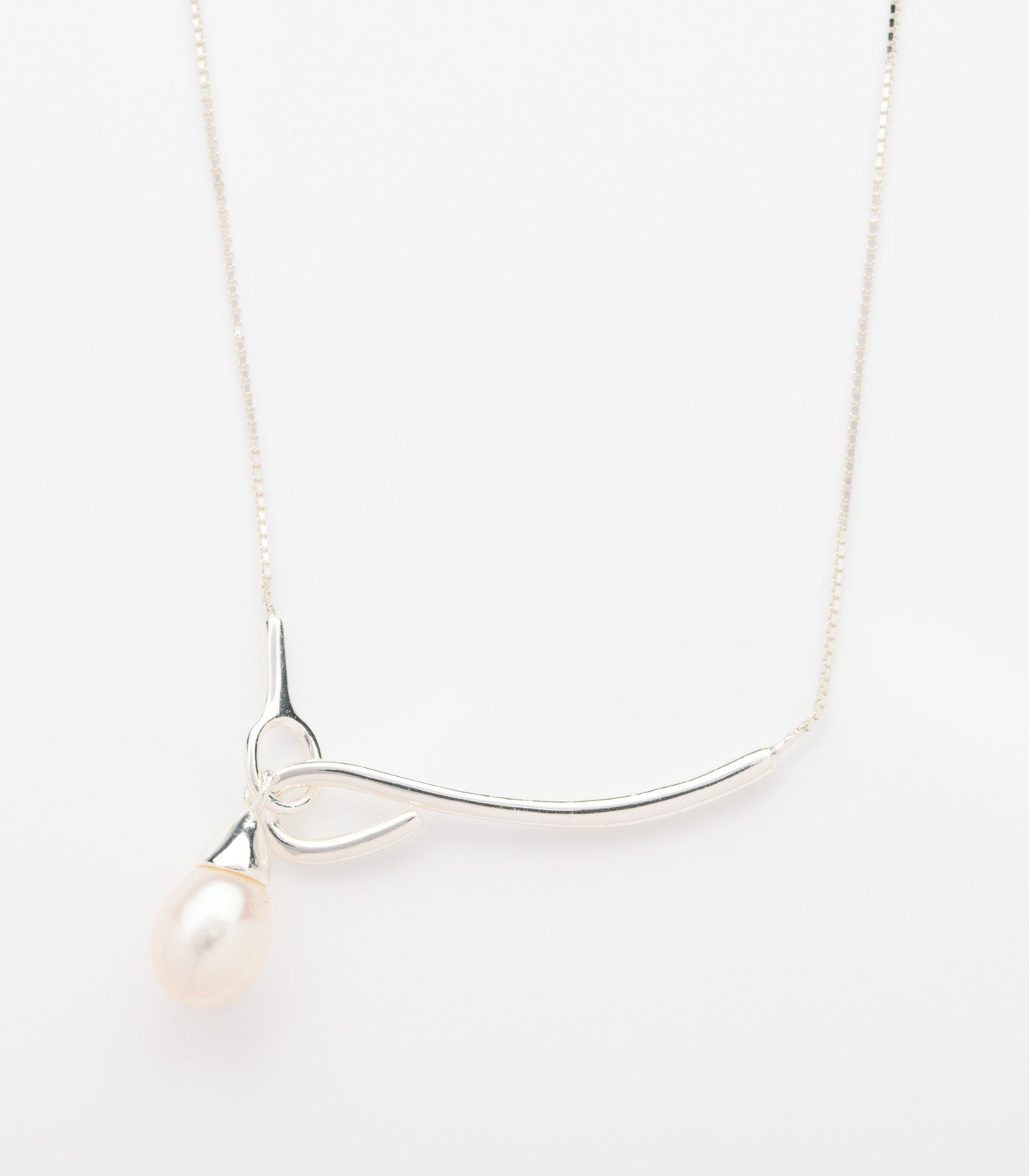Classic Pearl Necklace (Silver)