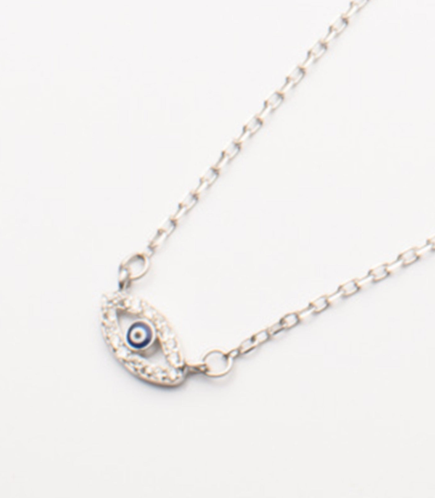 An Evil Eye Necklace (Silver)