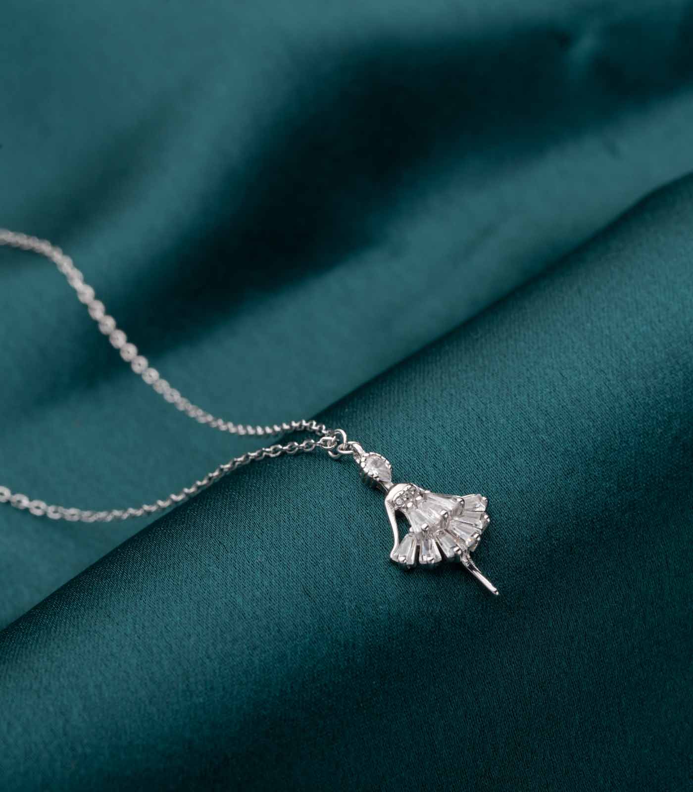 Cute Doll Necklace (Silver)
