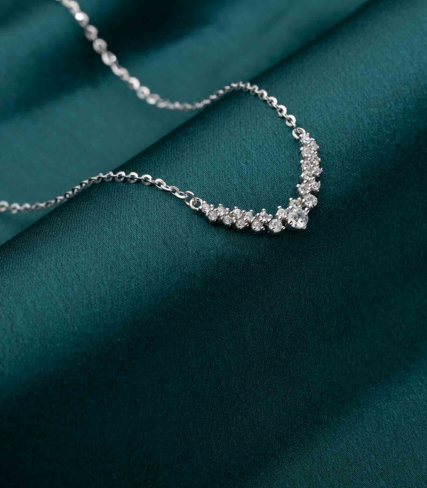 Classic Shiny Stones Necklace (Silver)