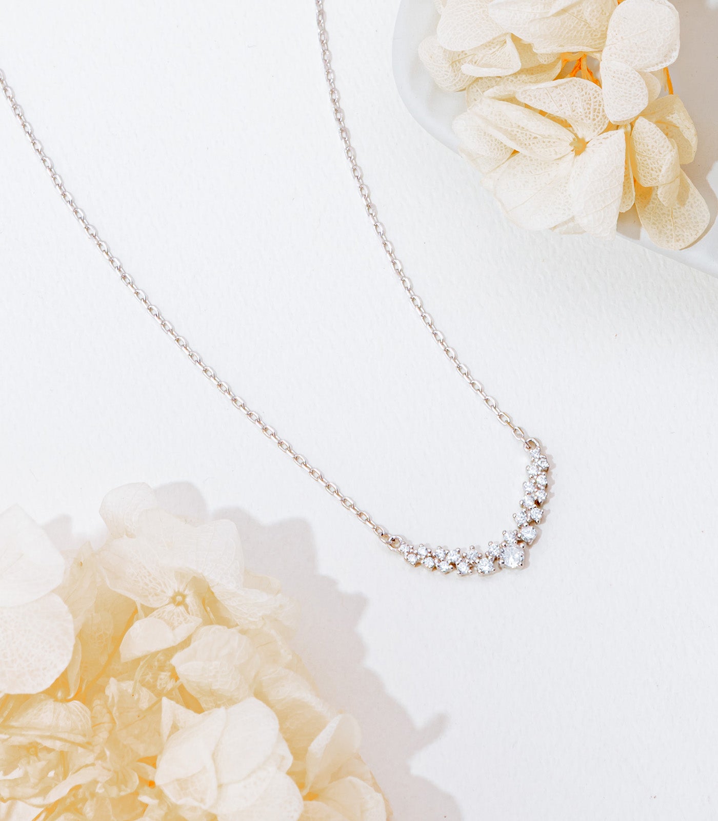 Classic Shiny Stones Necklace (Silver)