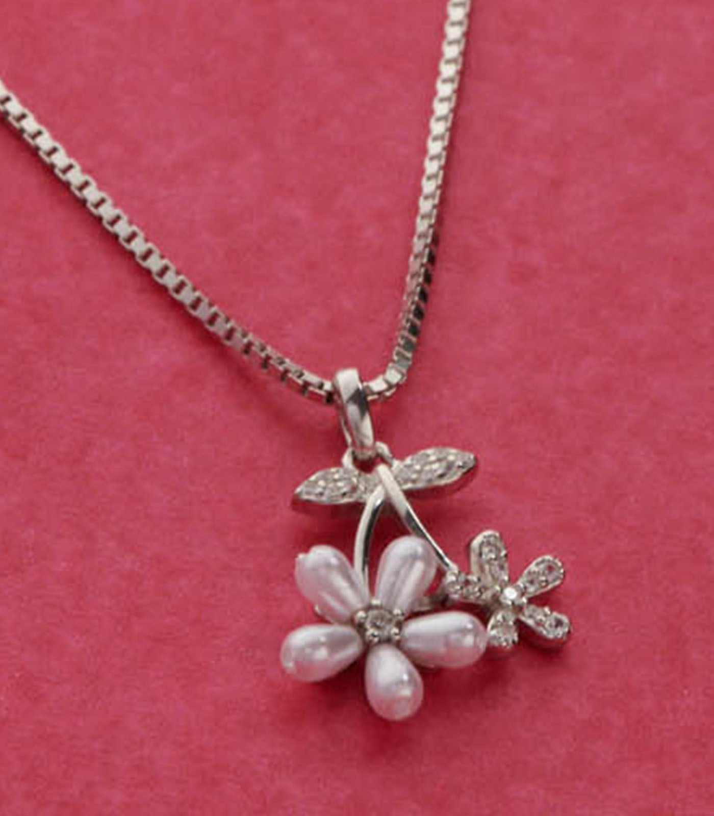 Flower Necklace (Silver)