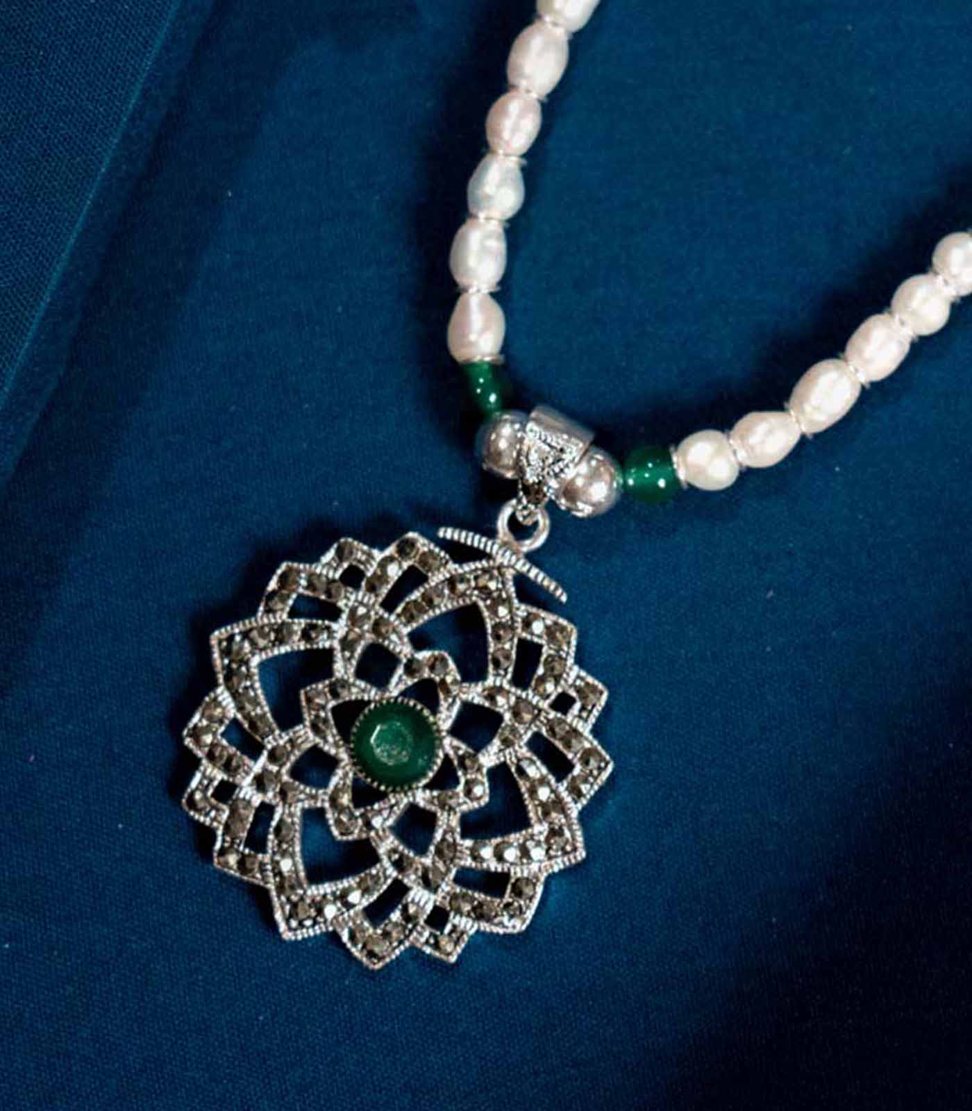 Marcasite With Green Stone Necklace SET (Silver)