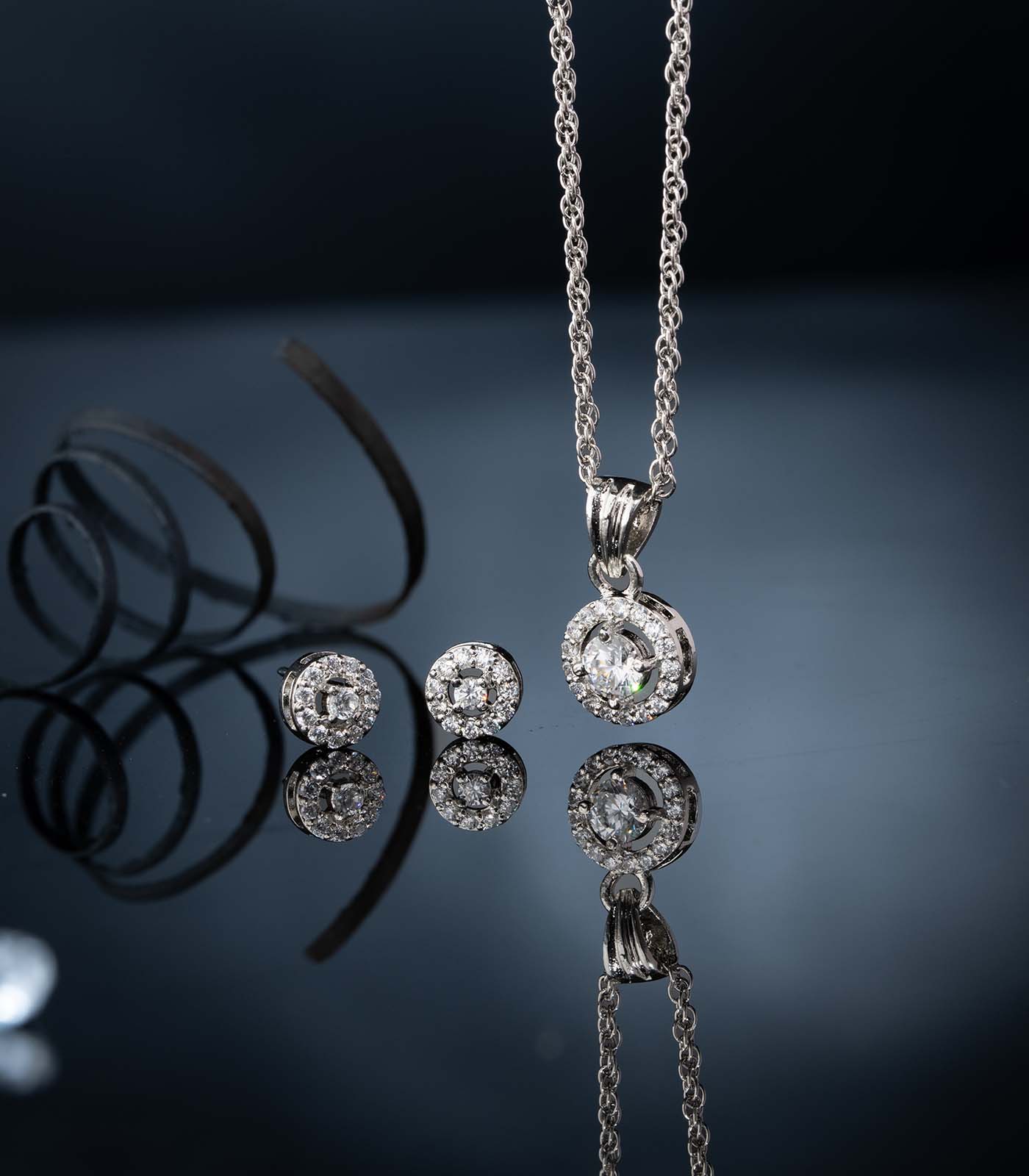 Premium Zircon Ring Shaped Necklace Set (Silver)