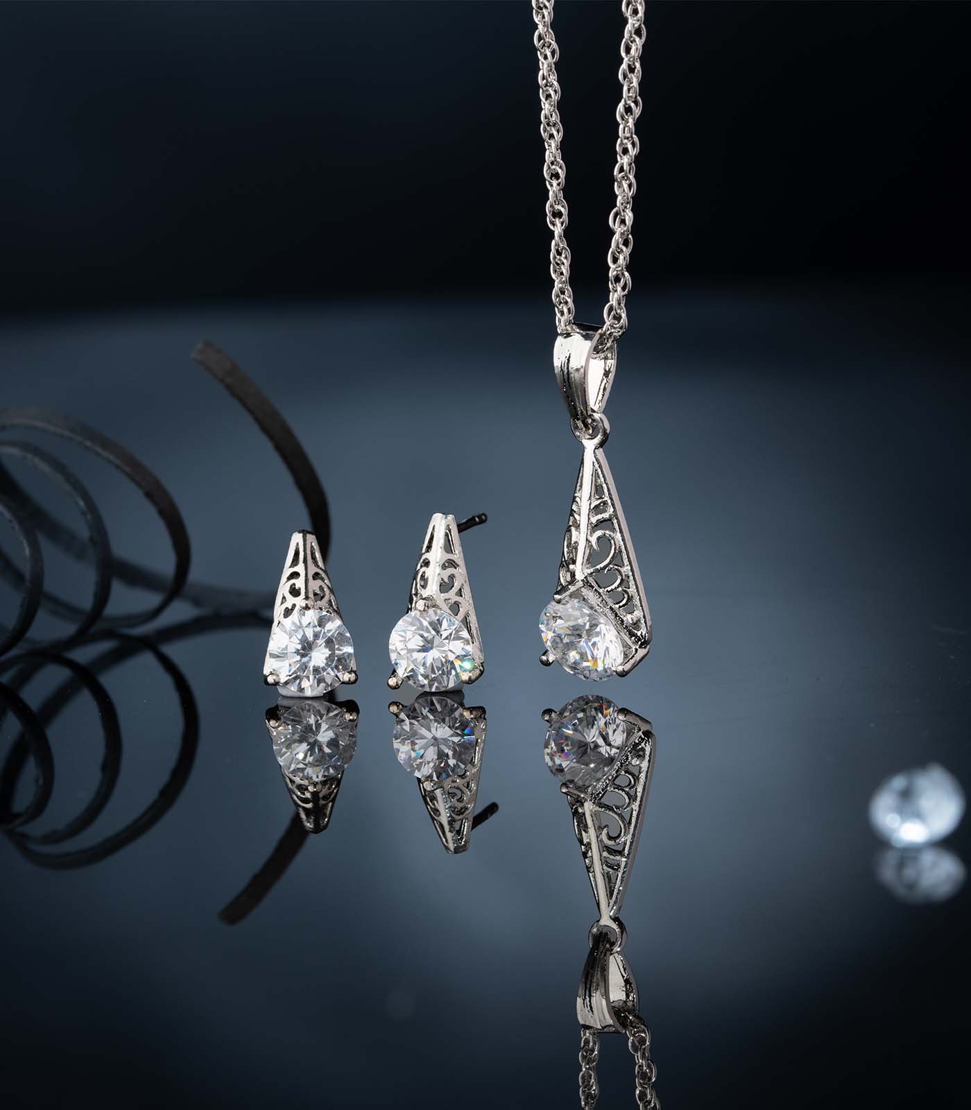 Premium Zircon Cone Shaped Necklace Set (Silver)
