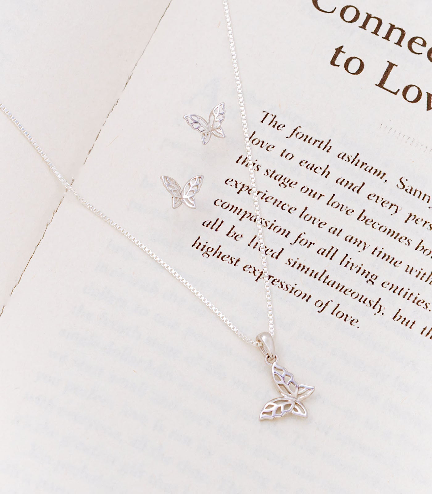 Butterfly Motif Necklace Set (Silver)