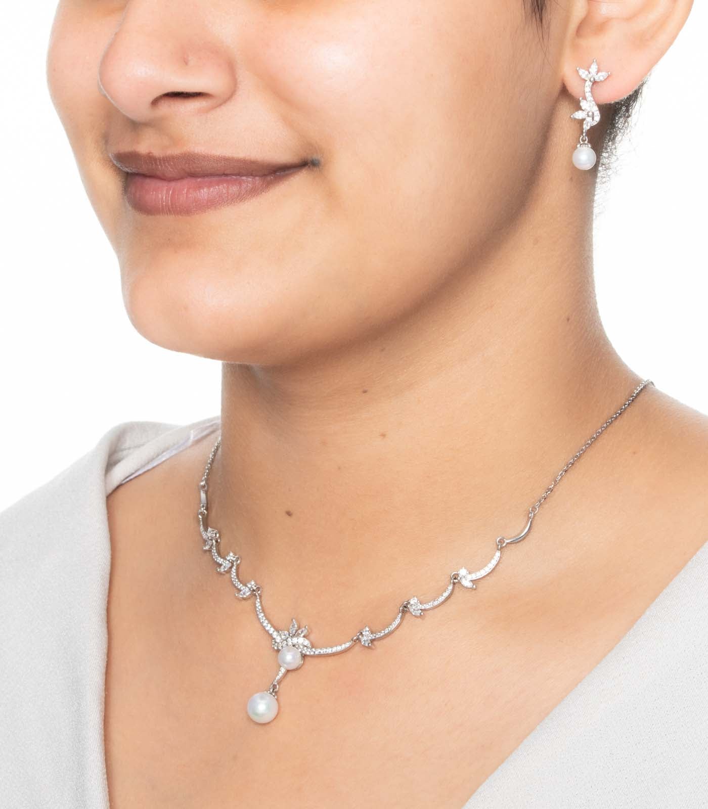 Garland Of Leaves Necklace Set (Silver)