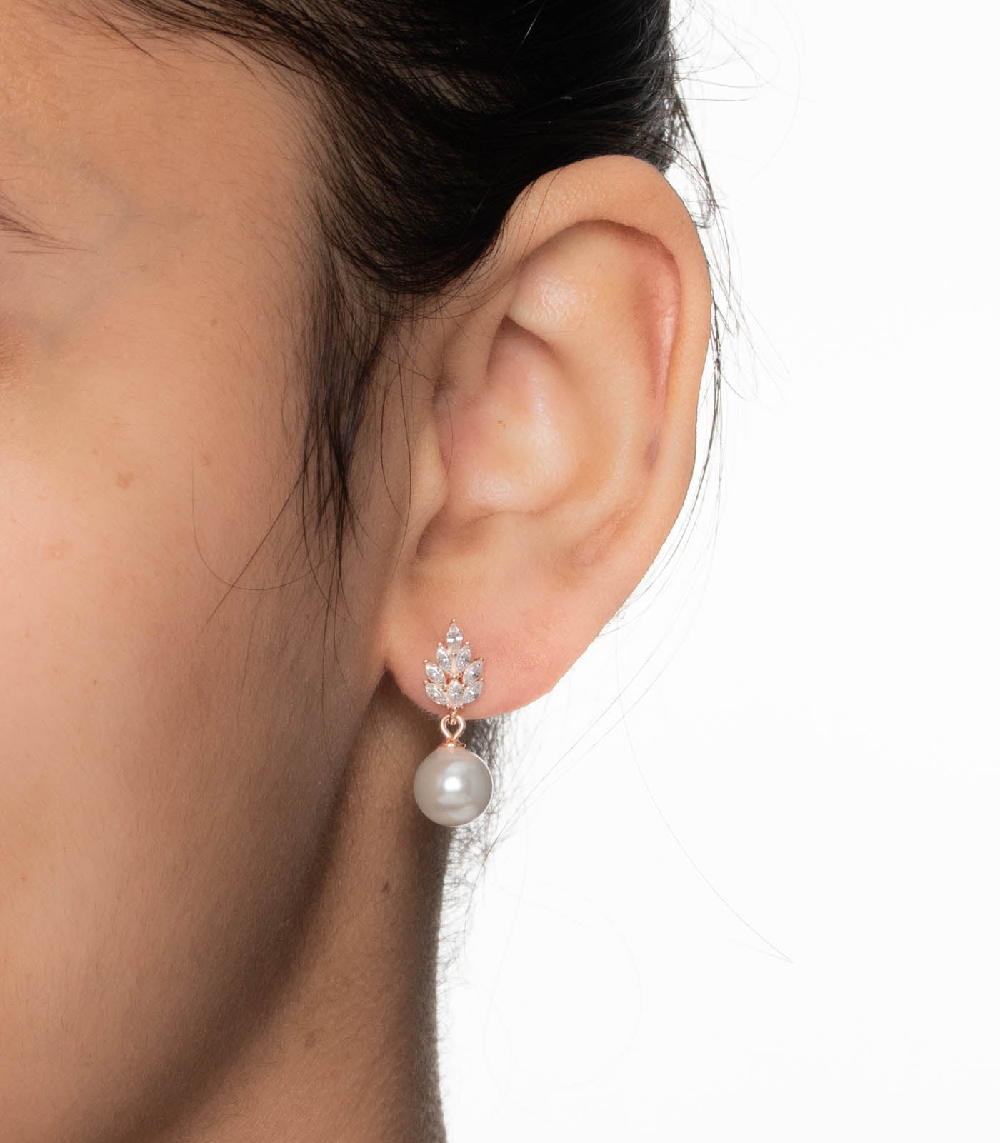 Dangling Pearl Earrings (Silver)