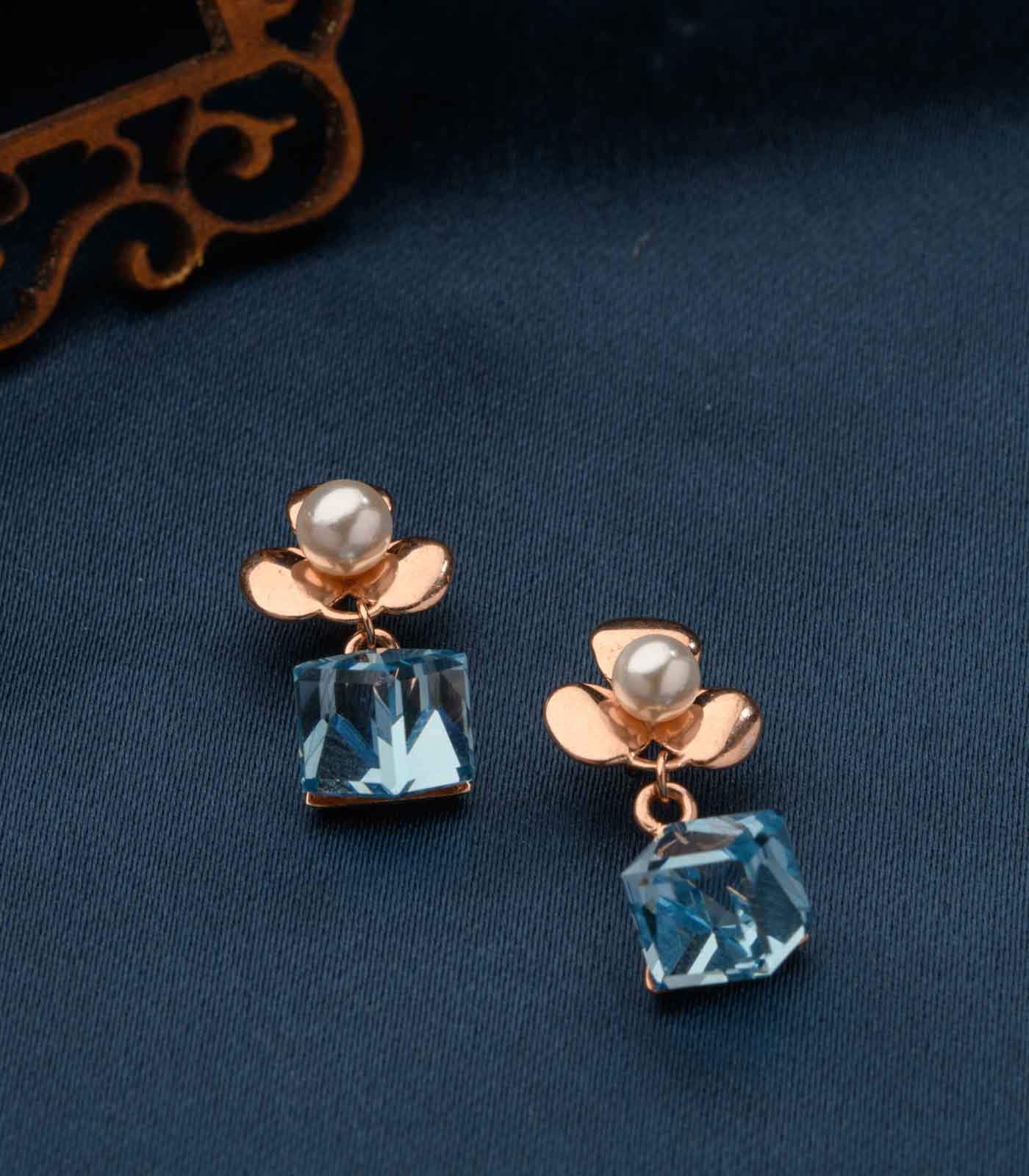 Ocean Queen Earrings (Silver)