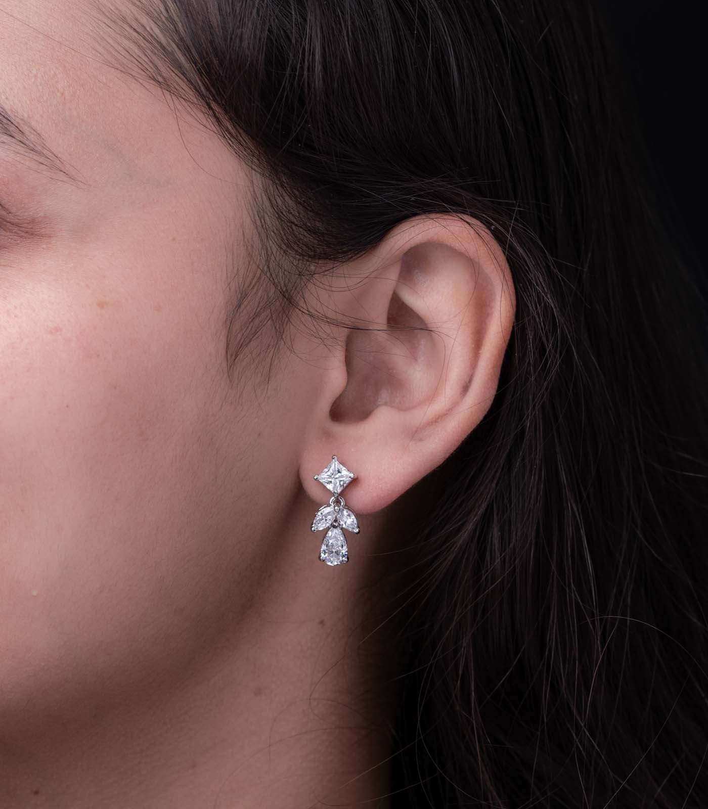 Premium Zircon Diamond And Petal Shaped Earrings (Silver)