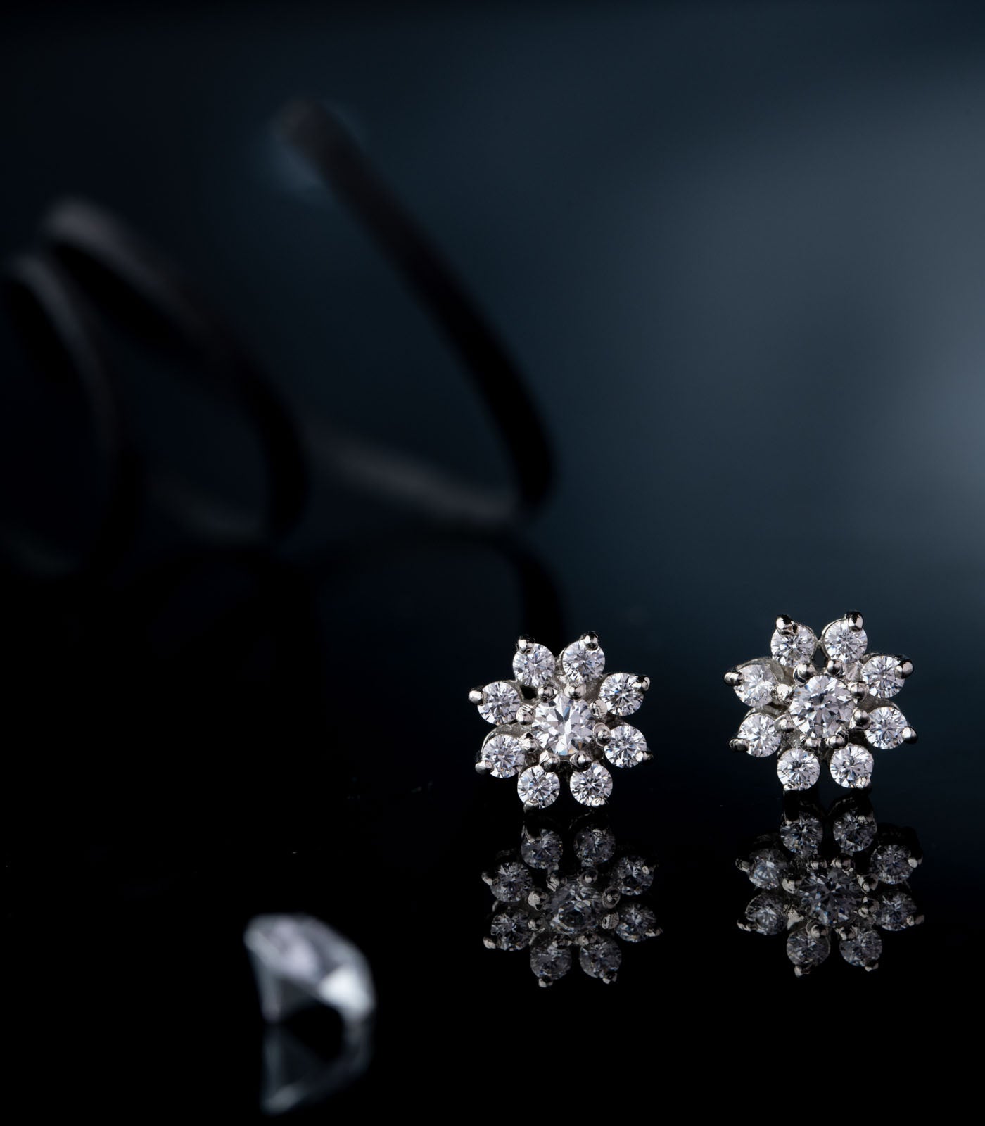Premium Zircon Kudi Shaped Tops (Silver)