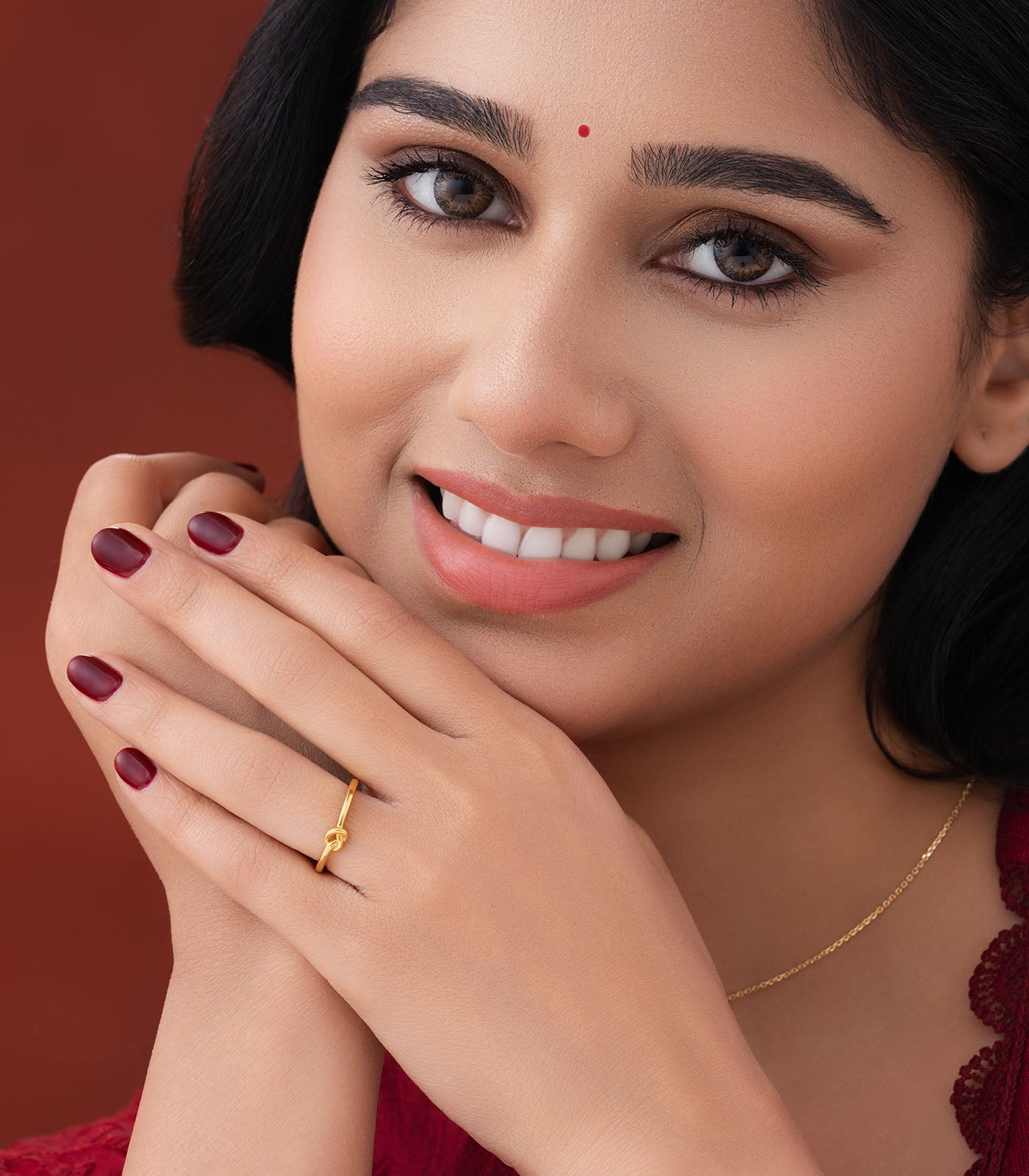 Timeless Knot Gold Finger Ring