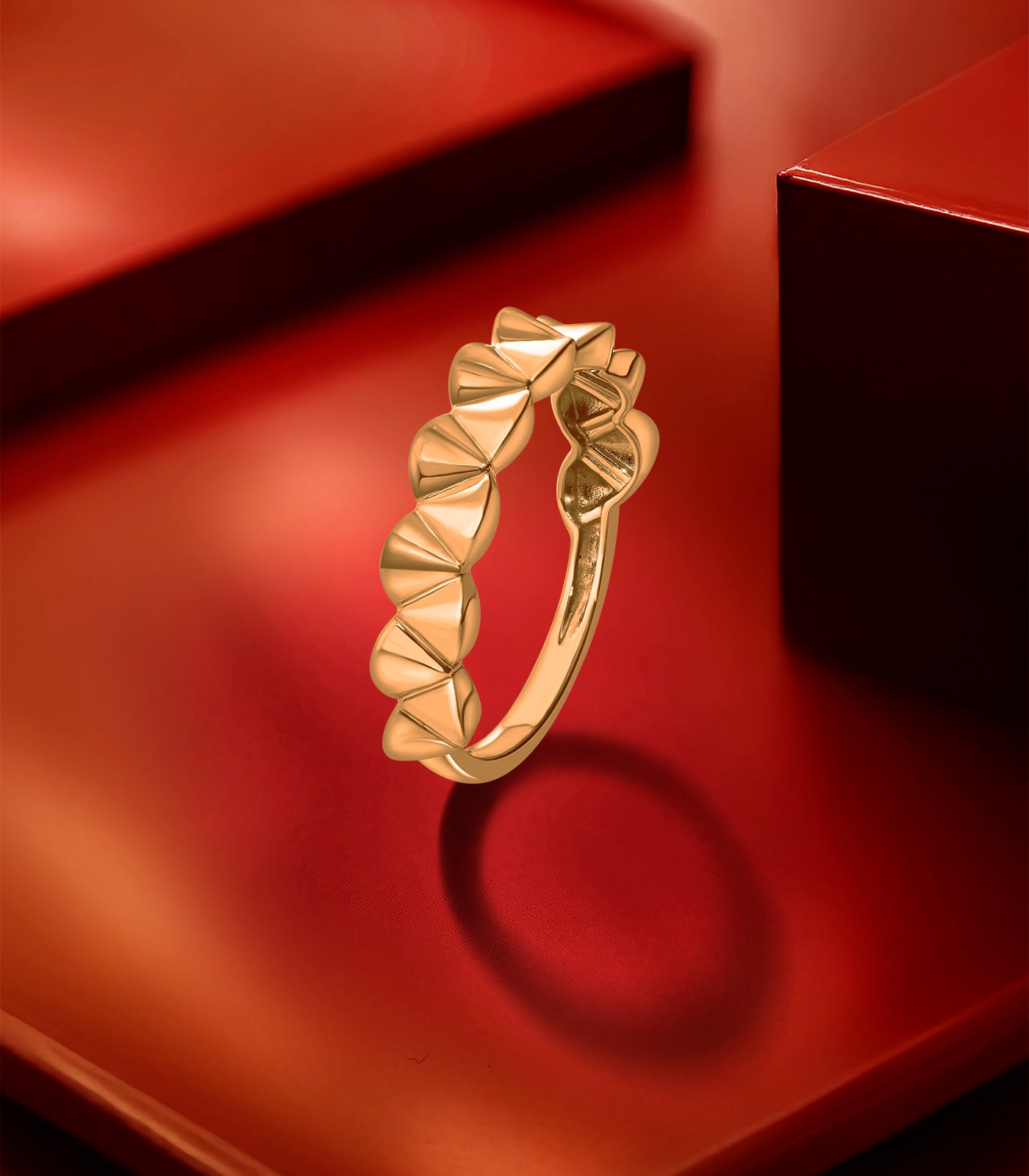 Conics Sillouhte Gold Finger Ring