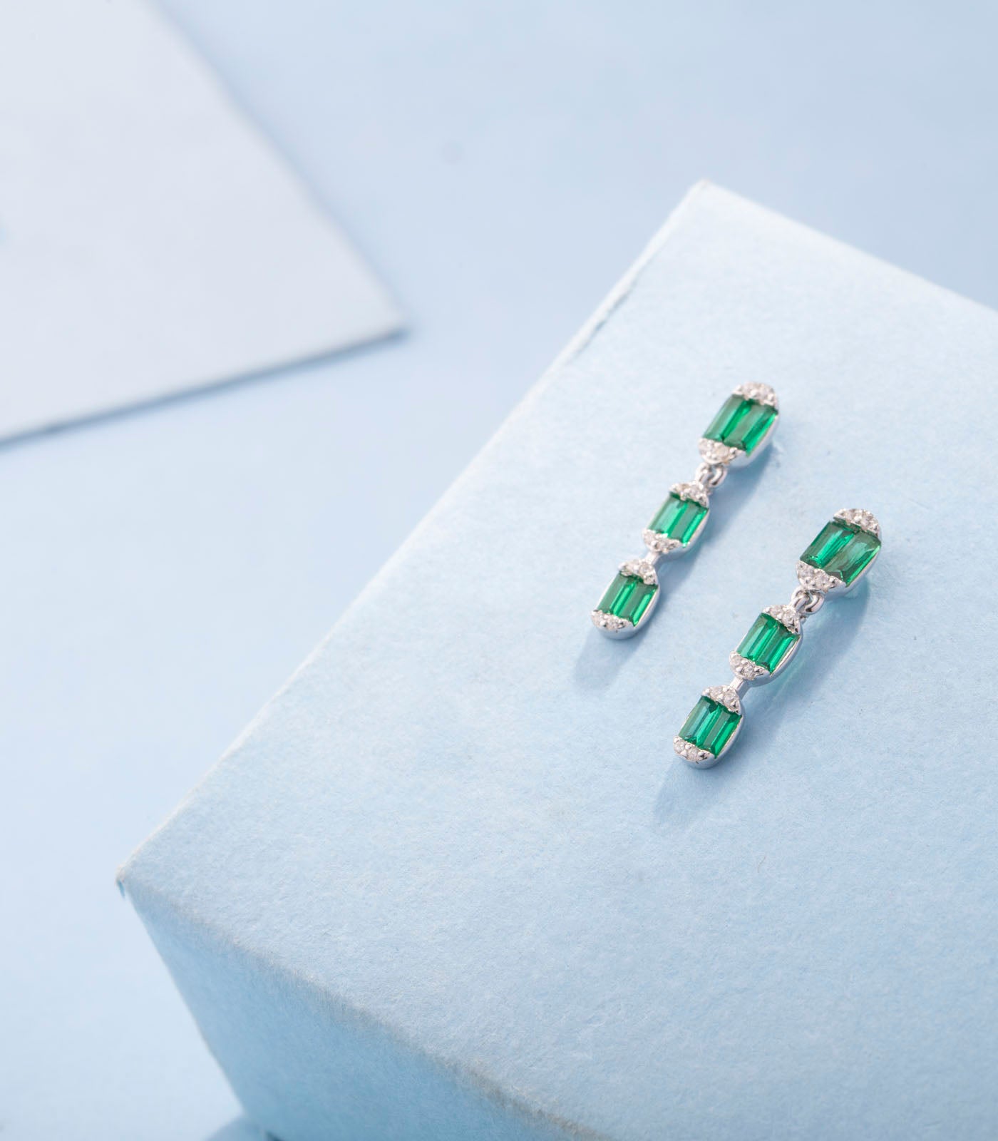 Merry Crystal Earrings- Green (Silver)