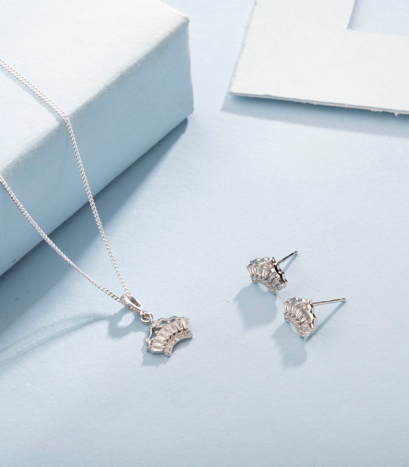 Mystic Crown Pendant Set (Silver)