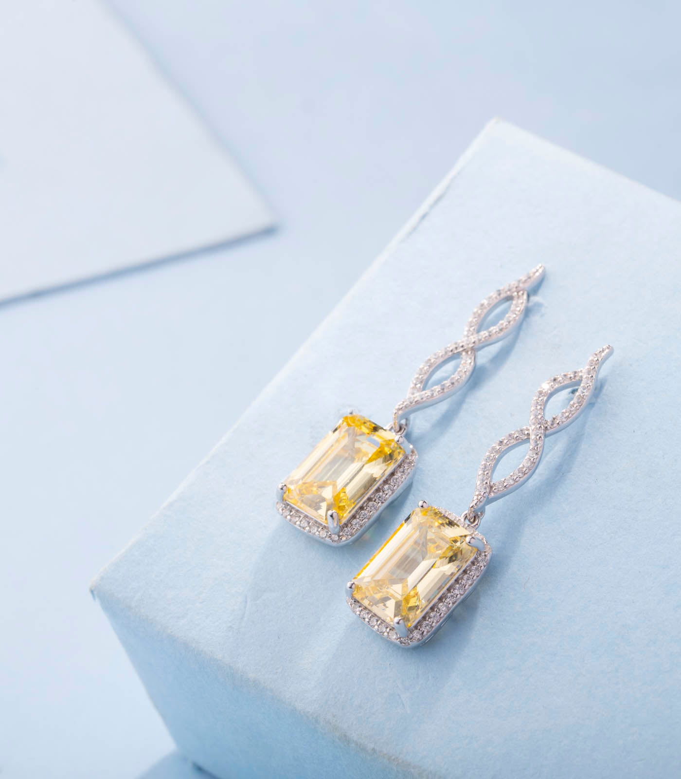 Oyster Magic Earrings (Silver)