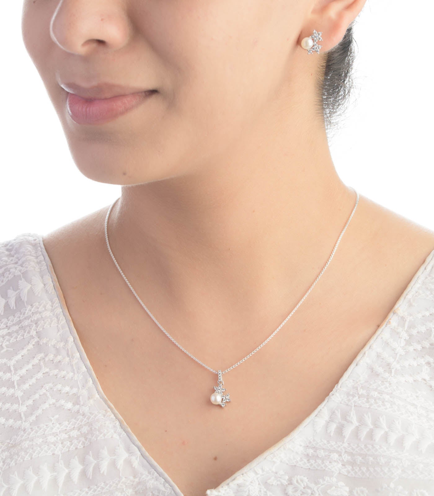 Racimo Of Flower Necklace Set (Silver)