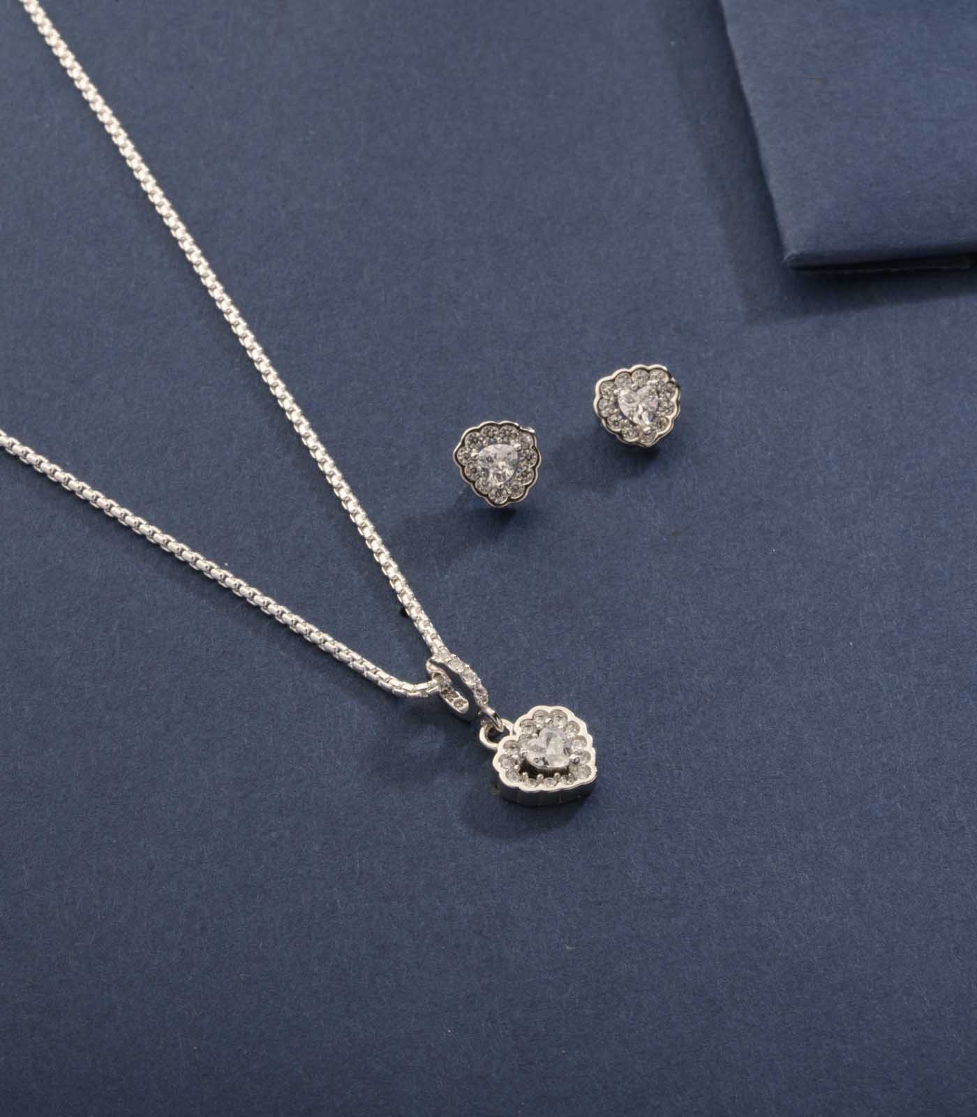 Shiny Silver Hearts Pendant Set (Silver)